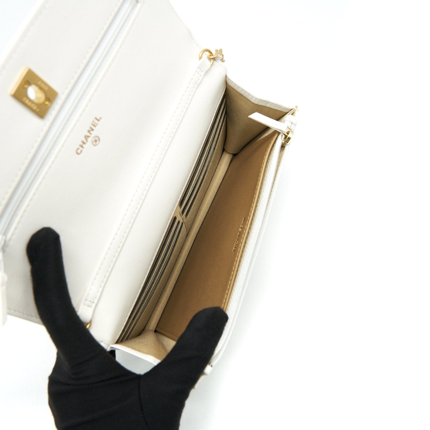 CHANEL Pearl Crush Wallet on Chain White