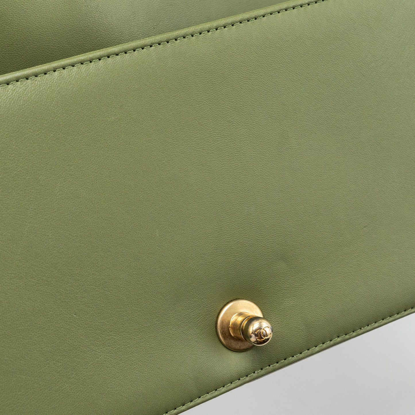 Chanel Medium boy bag lambskin green