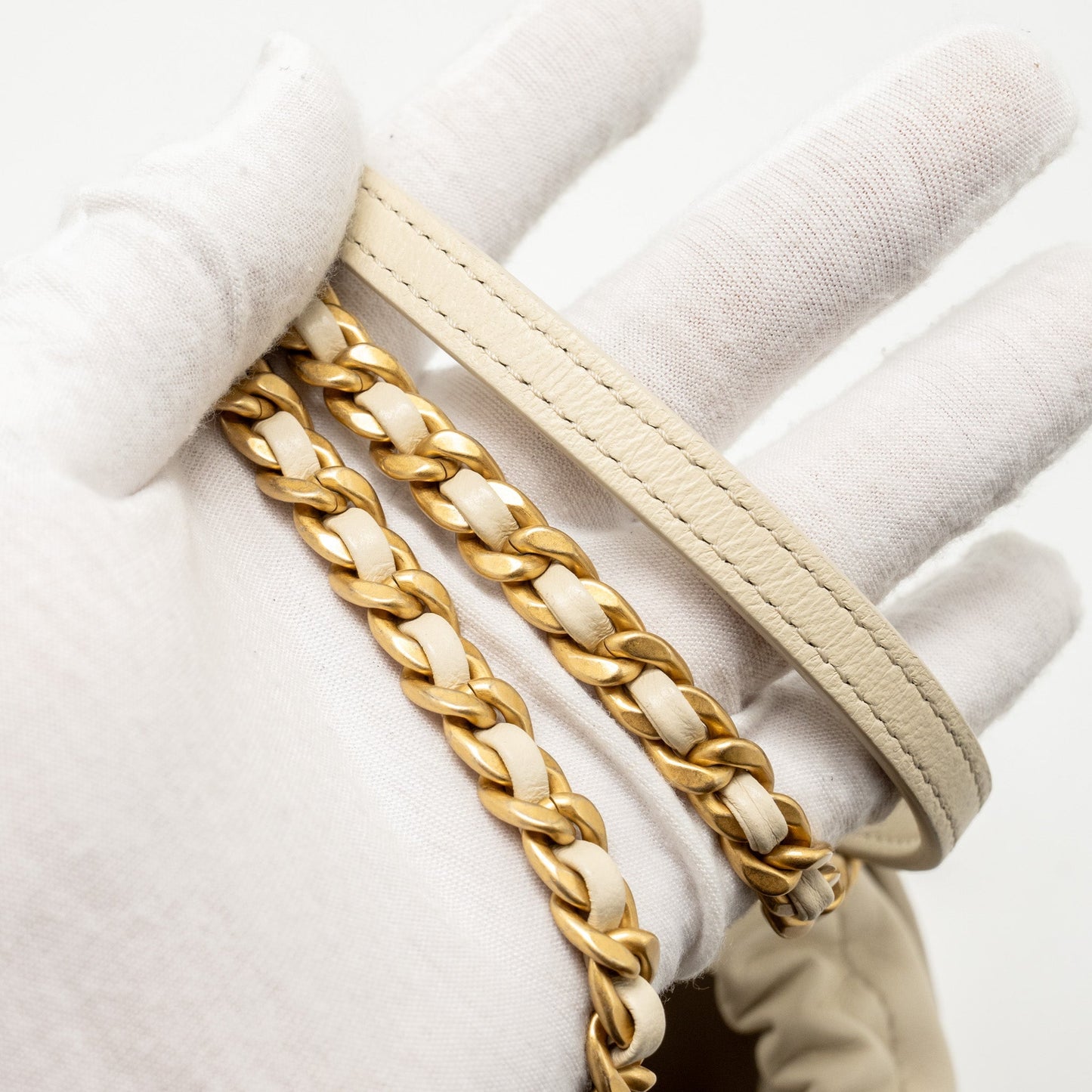 Chanel bucket bag lambskin creamy white