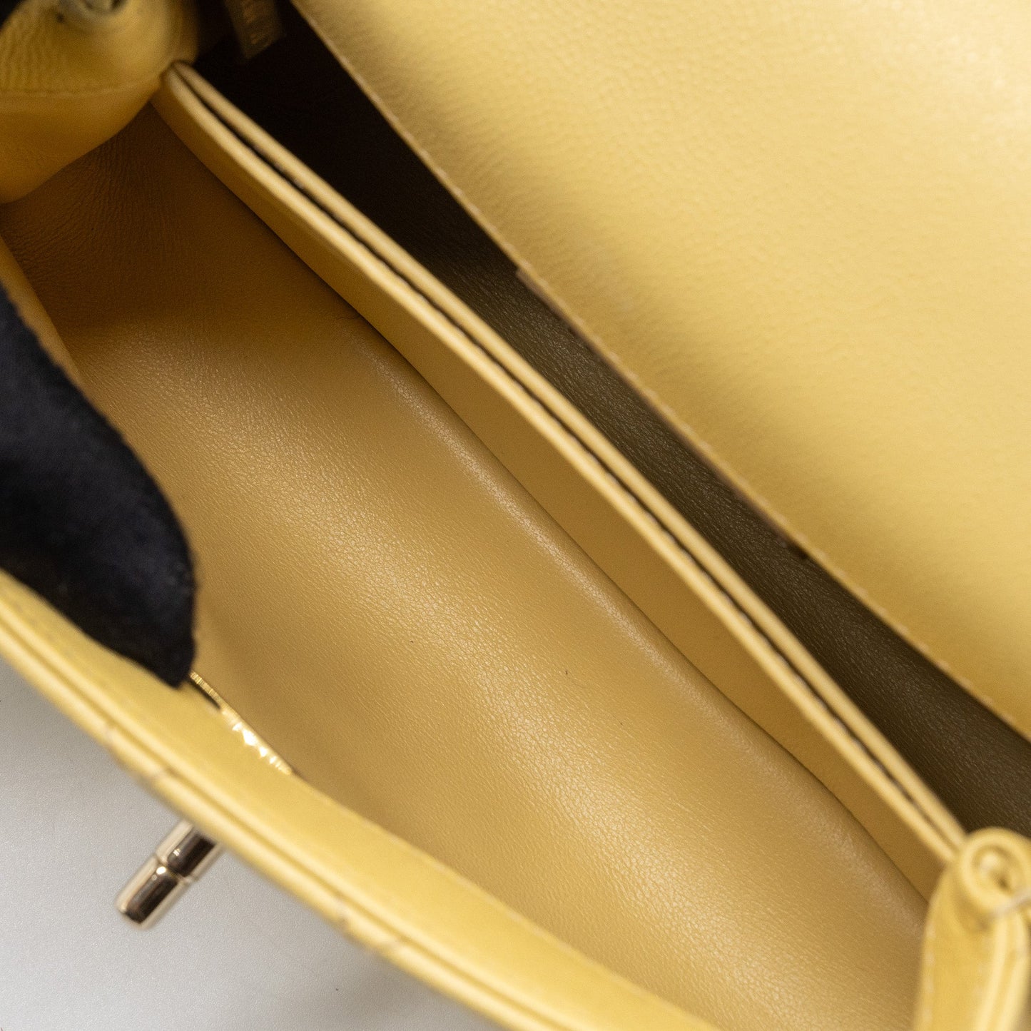 Chanel small coco handle caviar 22P light yellow L (microchip)