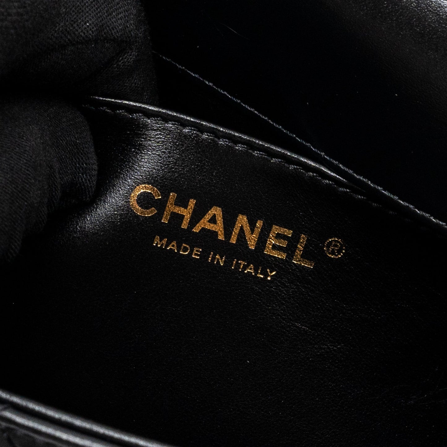 Chanel 24C gold crush flap bag calfskin black  (microchip)