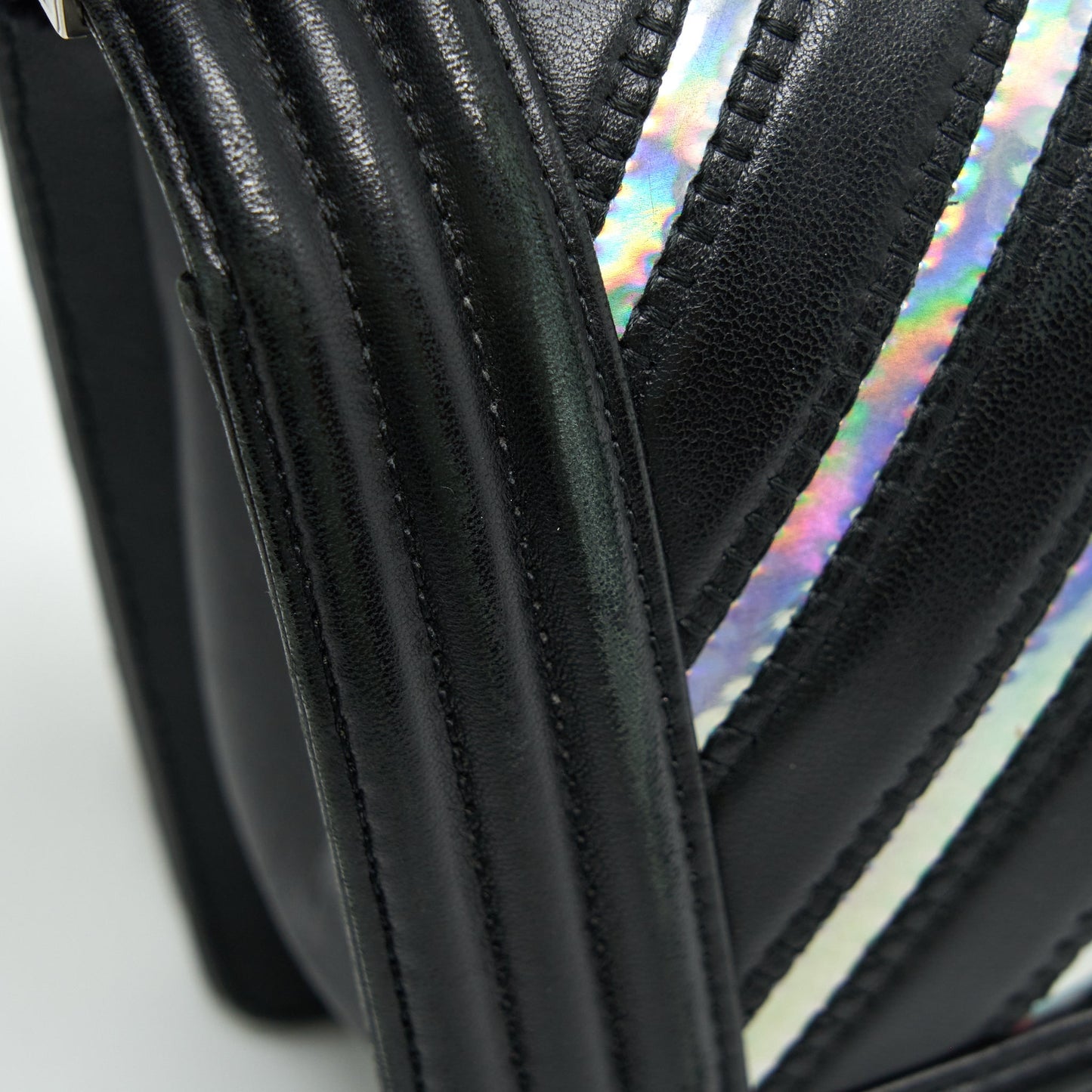Chanel Medium Boy Chevron Lambskin Black/Silver