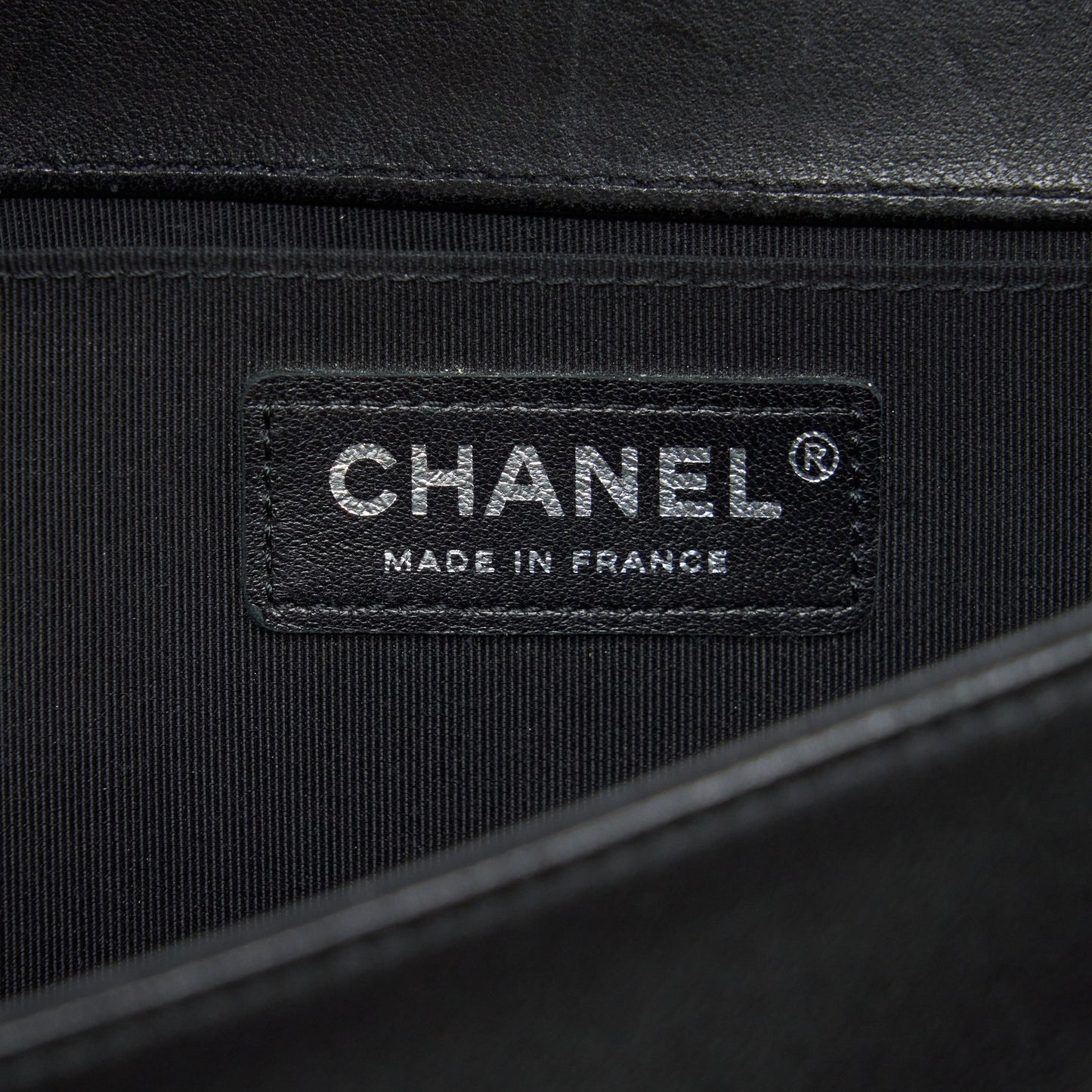 Chanel Medium Boy Chevron Lambskin Black/Silver