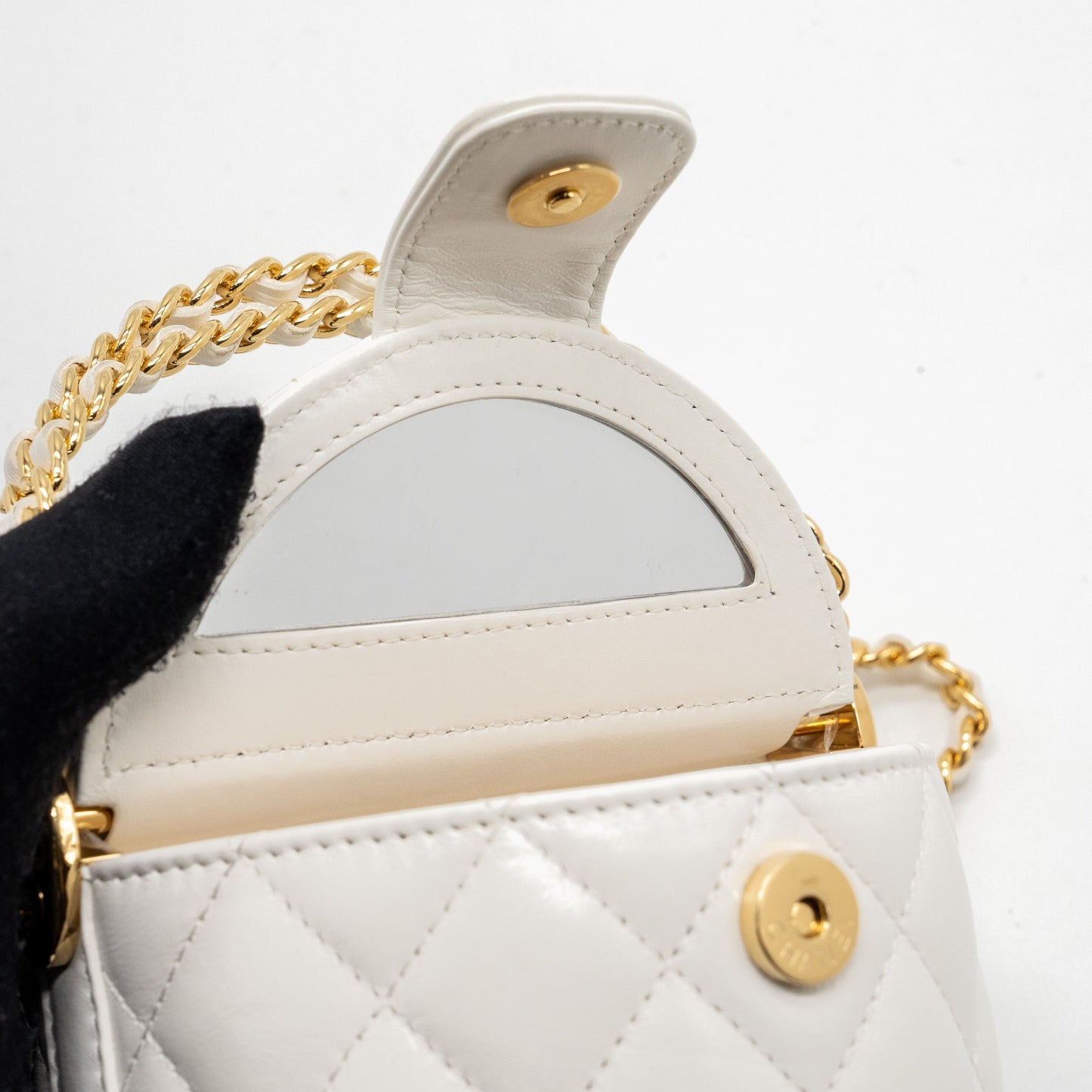 Chanel top handle round vanity with chain lambskin white  (microchip)