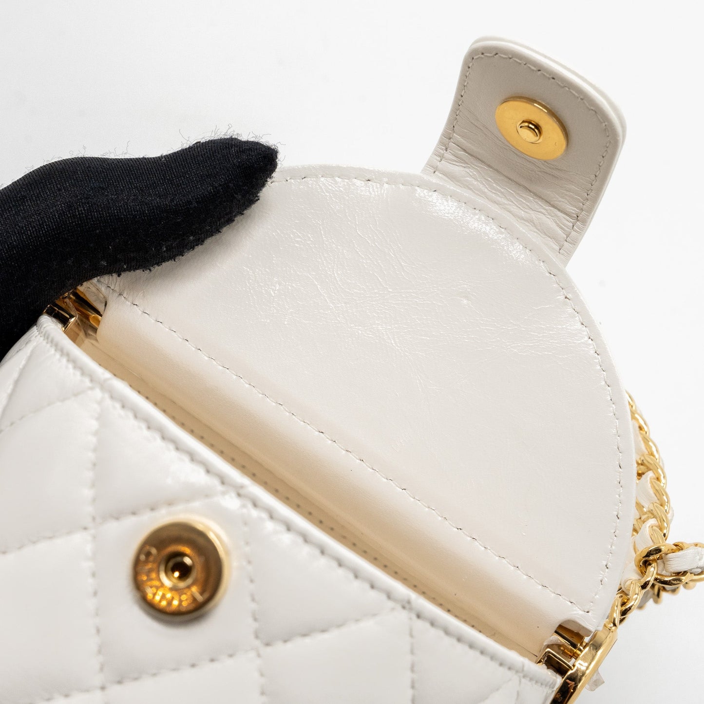 Chanel top handle round vanity with chain lambskin white  (microchip)