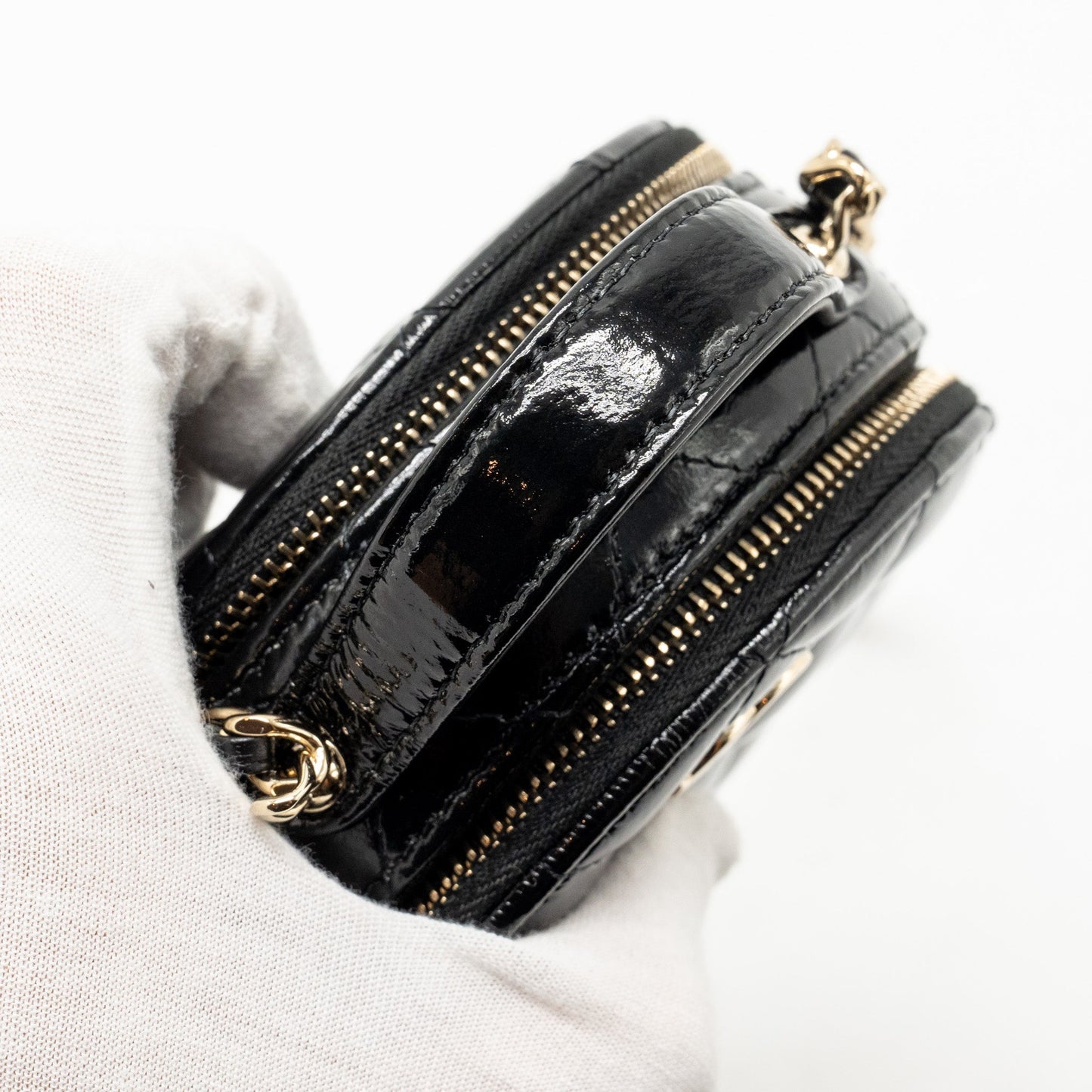 Chanel 22B Top Handle Mini Round Vanity Case With Chain Shiny Lambskin Black L (Microchip)