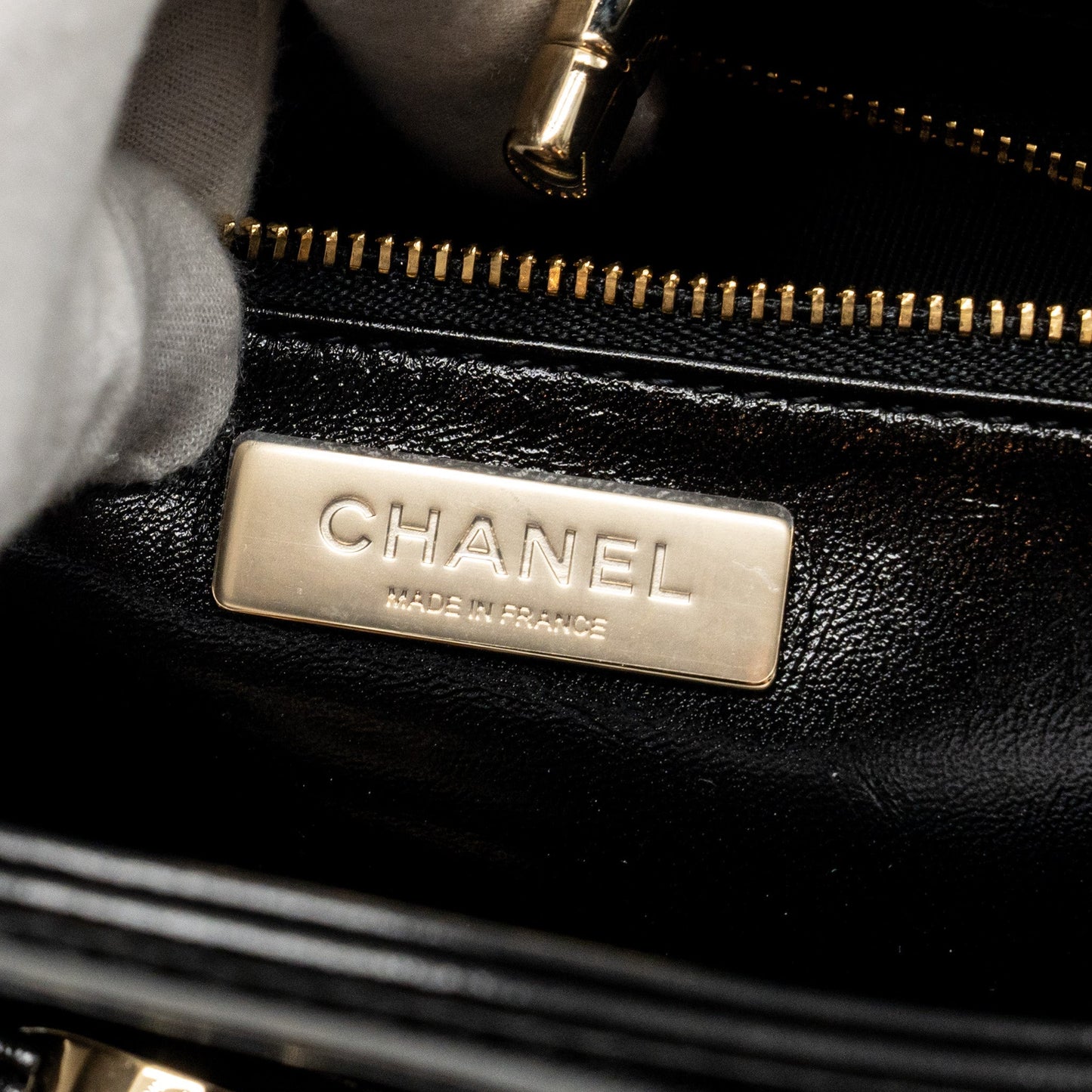 Chanel Mini 31 bag Shiny Calfskin Black L (Microchip)