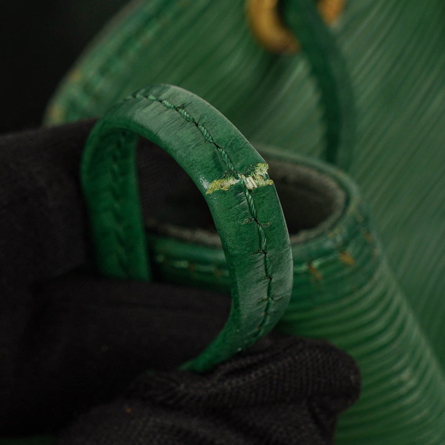 Louis Vuitton Noe Grande GM Green EPI Leather Shoulder Bag