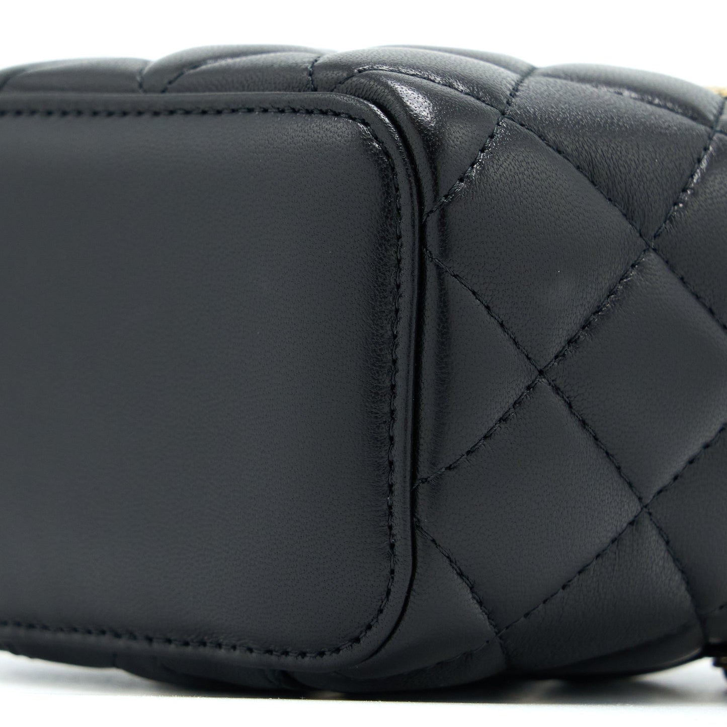 Chanel Pearl Crush Mini Vanity Case Lambskin Black L