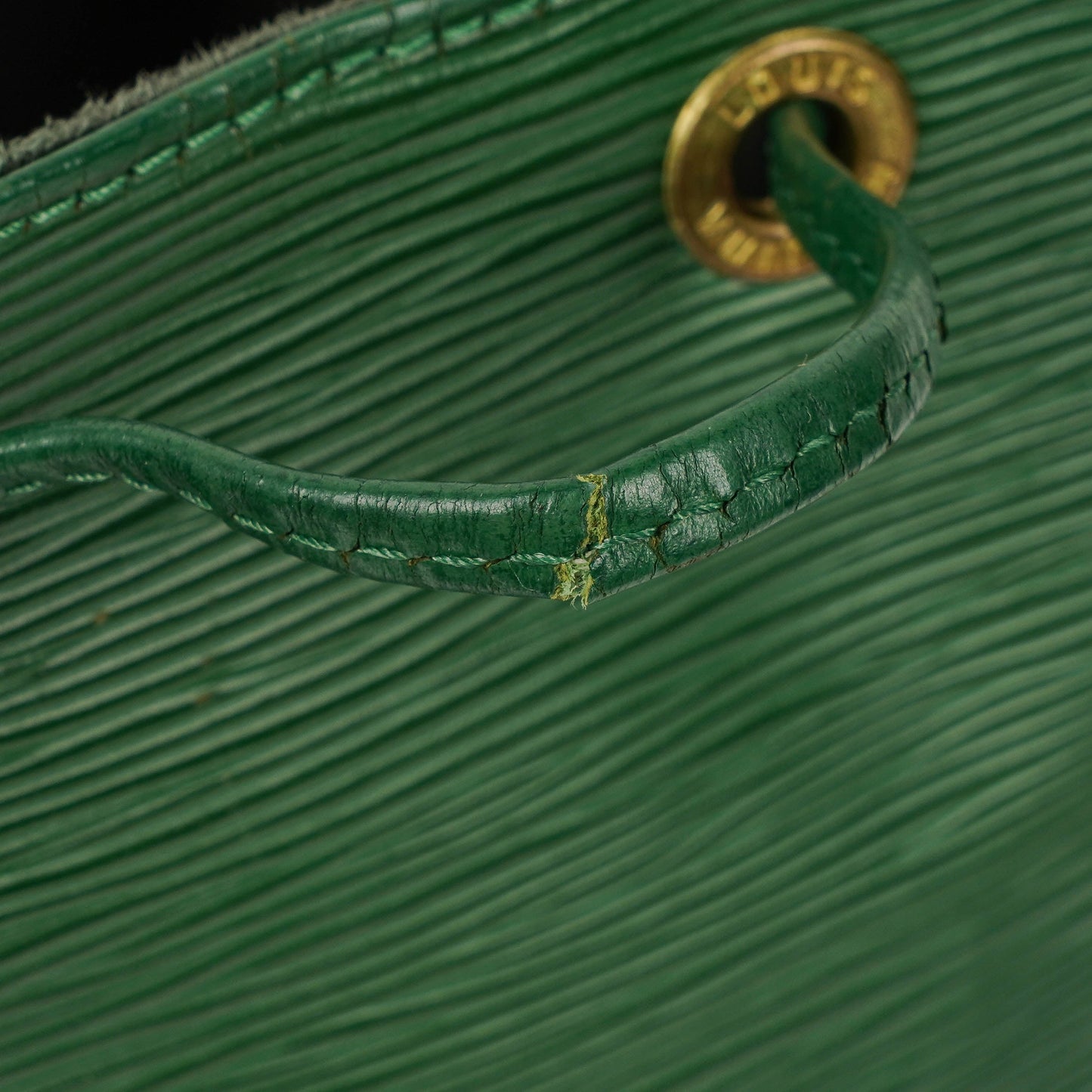 Louis Vuitton Noe Grande GM Green EPI Leather Shoulder Bag