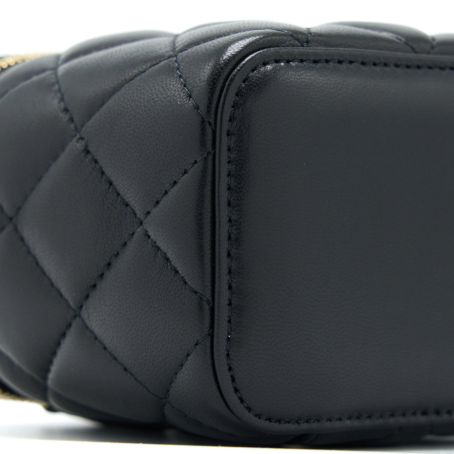 Chanel Pearl Crush Mini Vanity Case Lambskin Black L