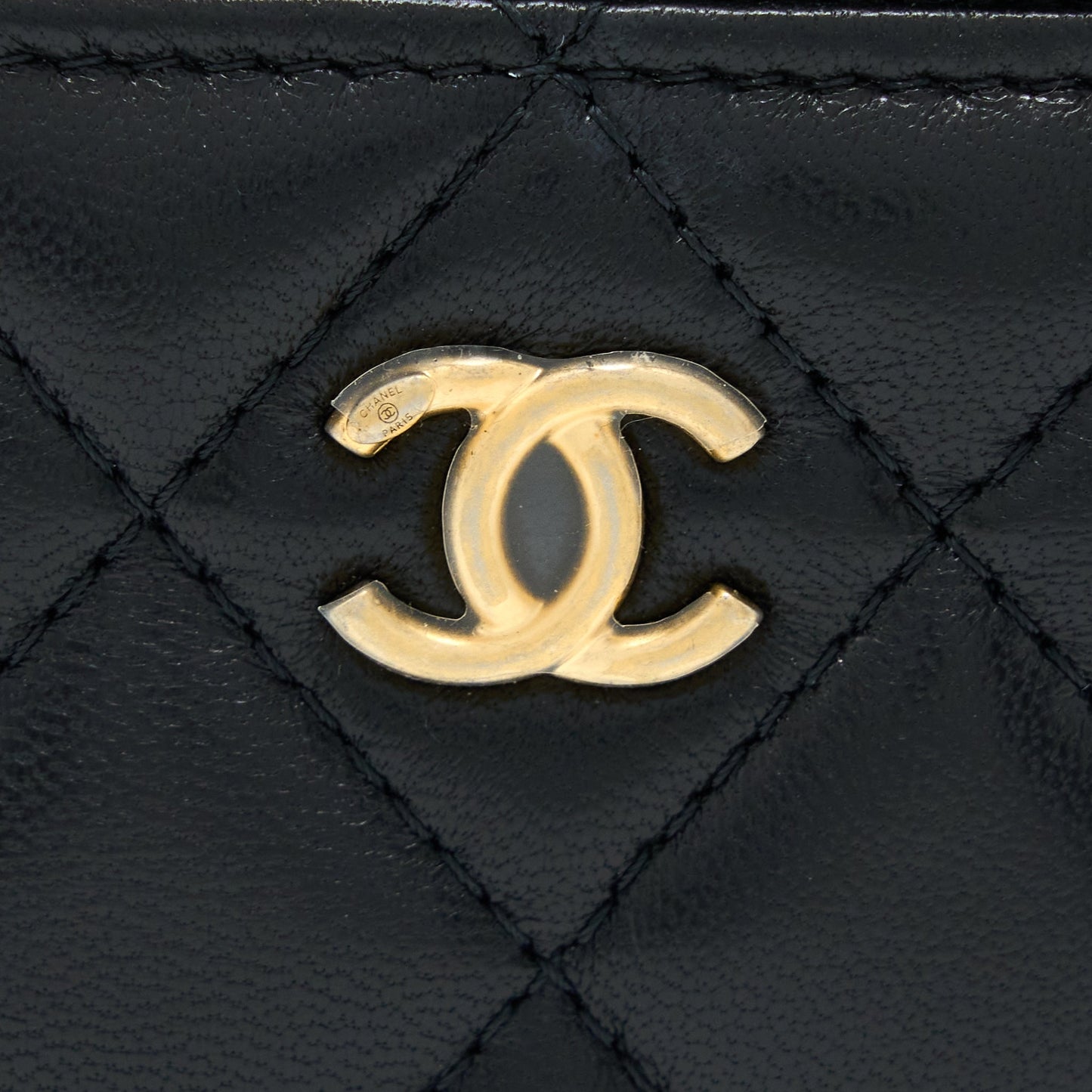 Chanel Pearl Crush Mini Vanity Case Lambskin Black L