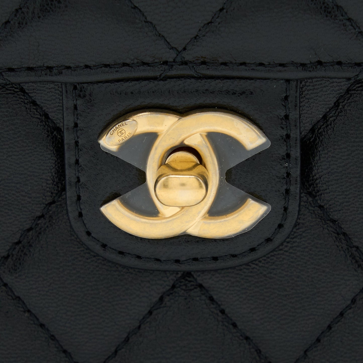 Chanel 22K Retro Classic New Square Flap Bag Goatskin Black with  (Microchip)