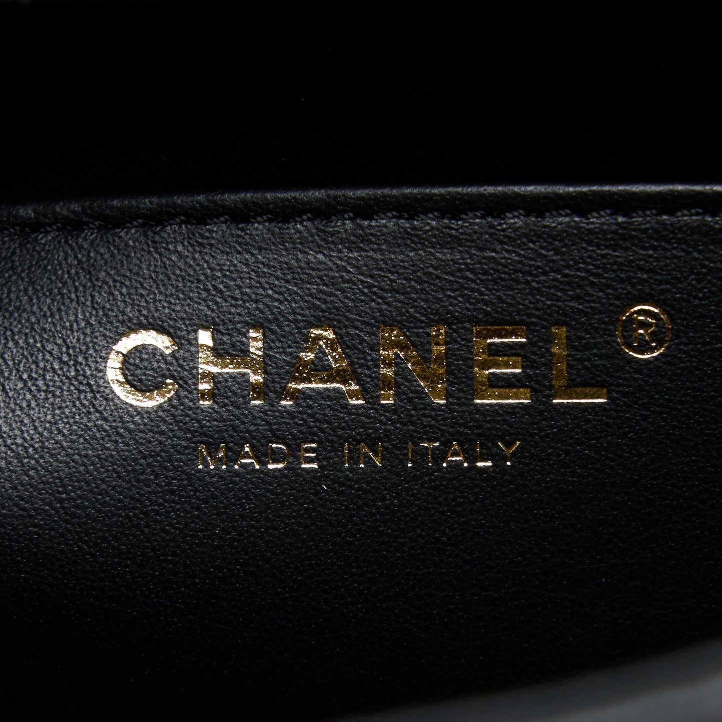 Chanel 22K Retro Classic New Square Flap Bag Goatskin Black with  (Microchip)