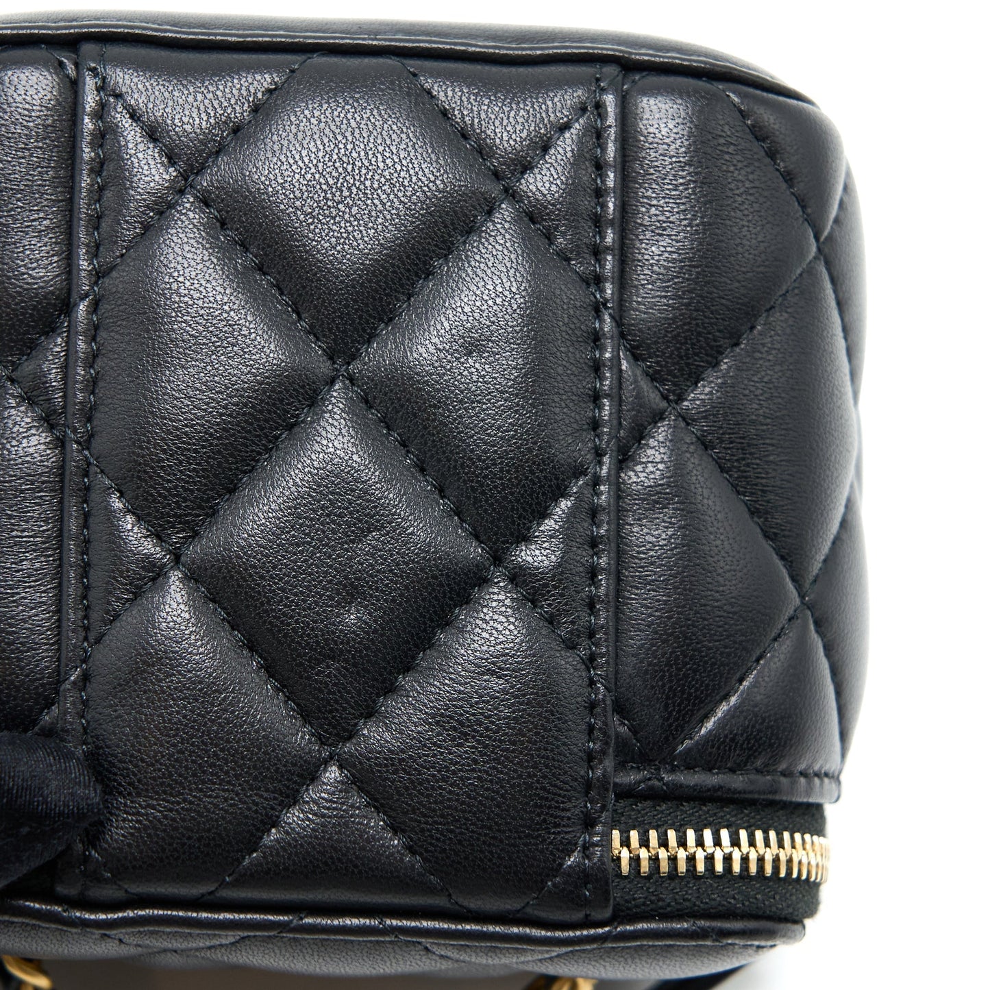 Chanel Pearl Crush Mini Vanity Case Lambskin Black L
