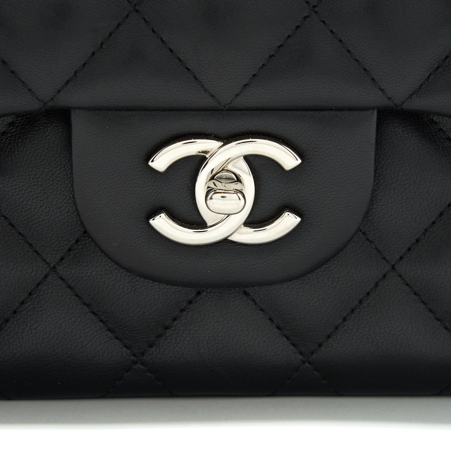 Chanel Classic jumbo Double flap Bag Lambskin Black