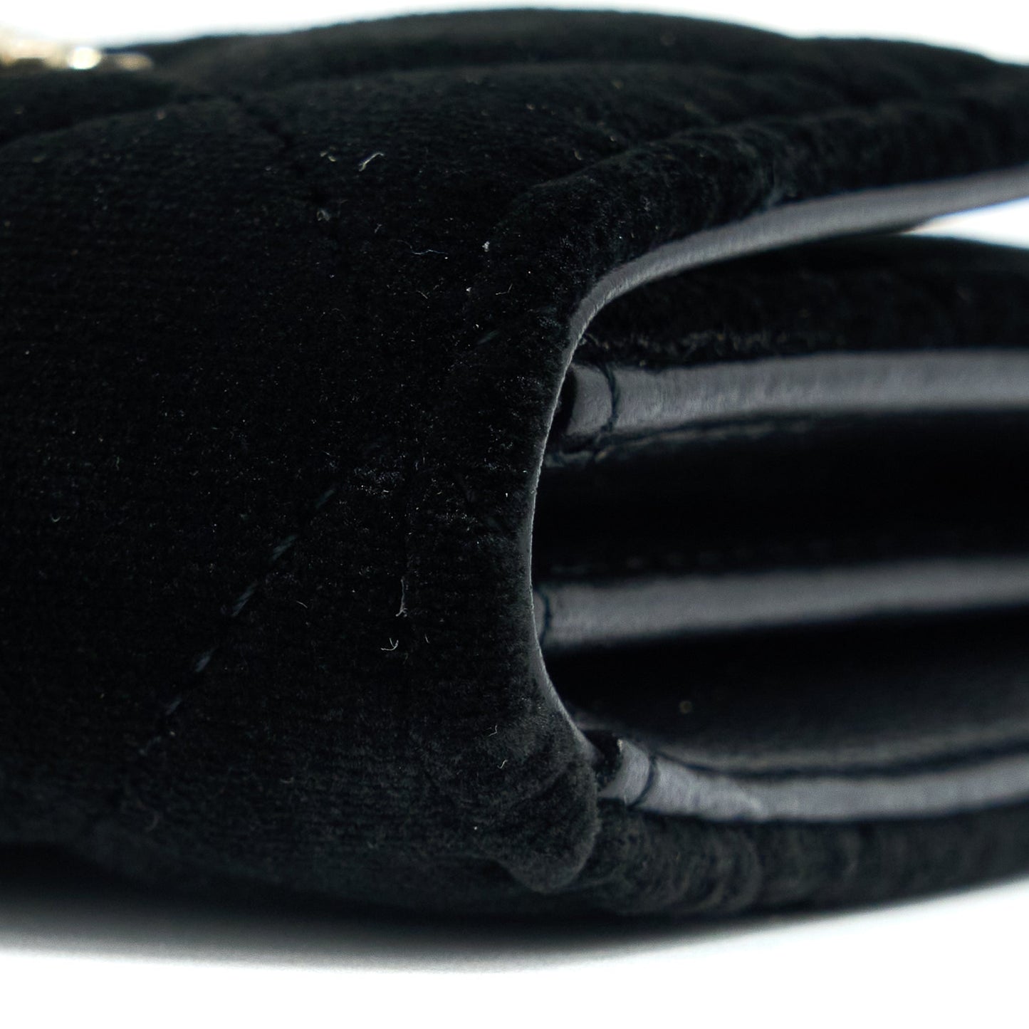 Chanel 21A Flap Card Holder Velvet Black L
