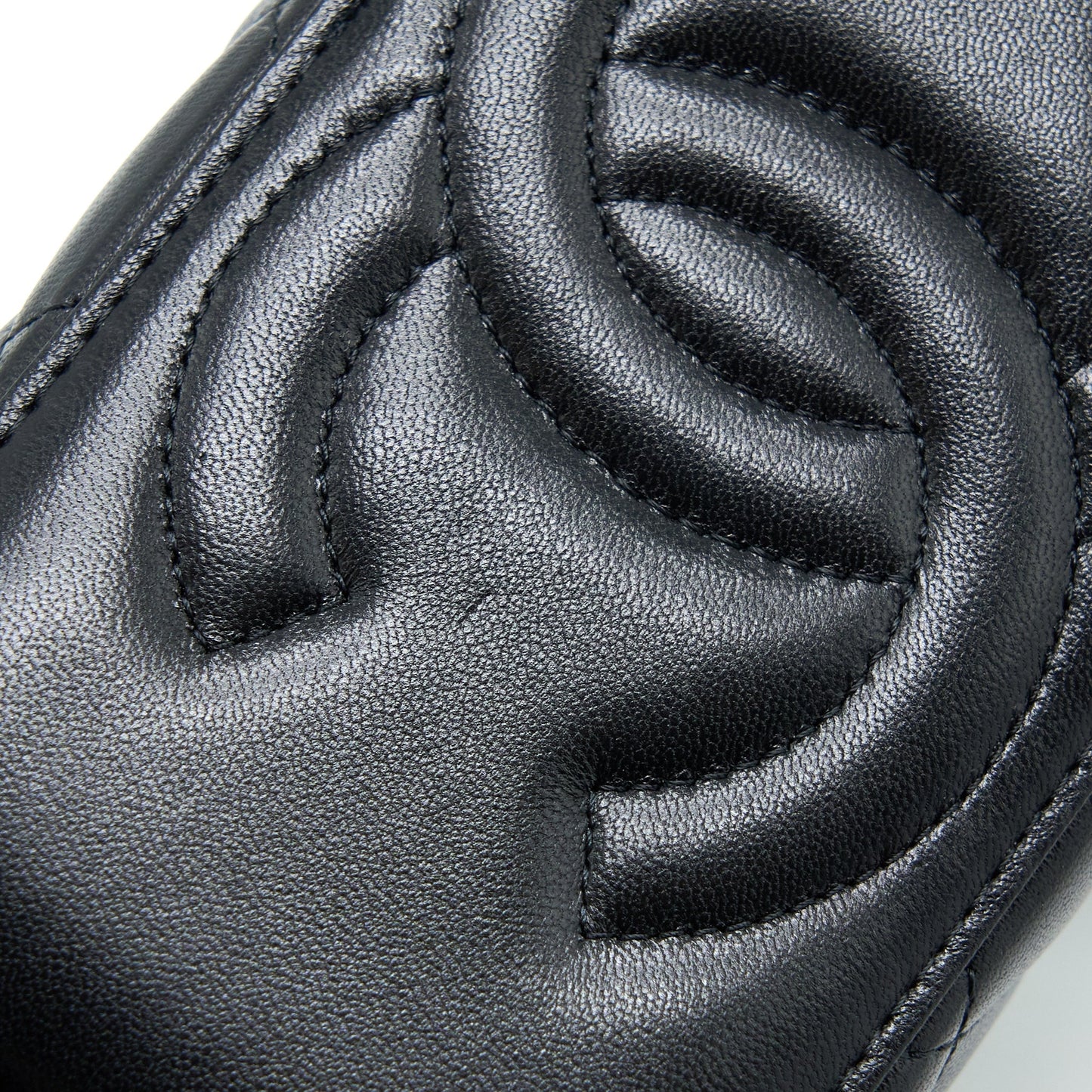 Chanel 22A Top Handle Long Vanity Case Lambskin Black L