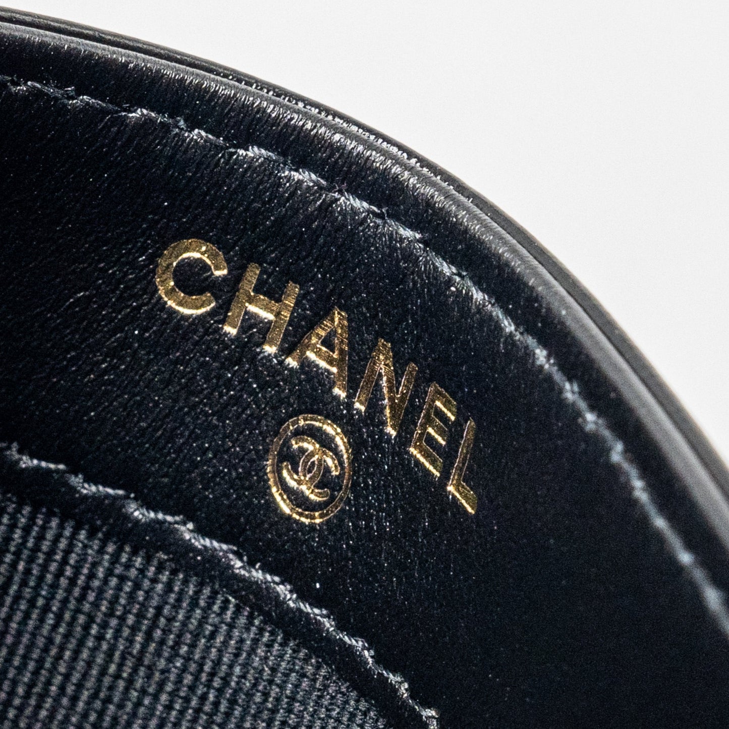 Chanel 31 card holder shiny goatskin black L (microchip)