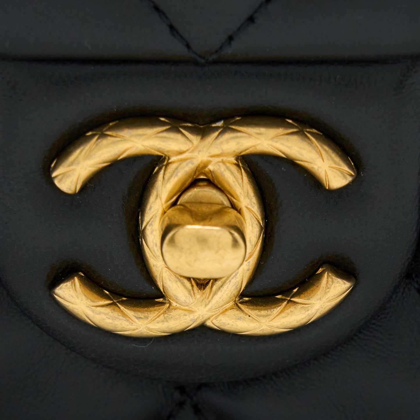 Chanel 22K Gold Pillar Adjustment Chain Flap Bag Lambskin Black  (Microchip)