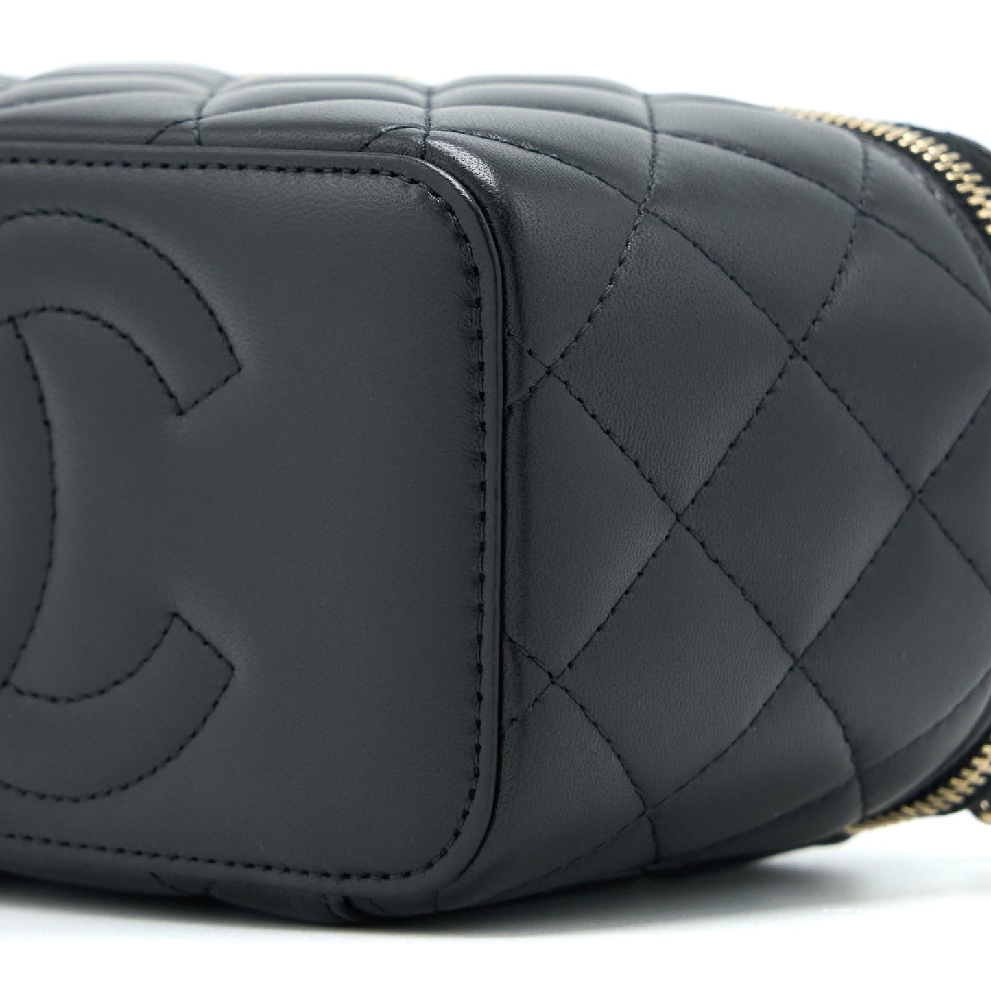 Chanel 22A Top Handle Long Vanity With Chain Lambskin Black L