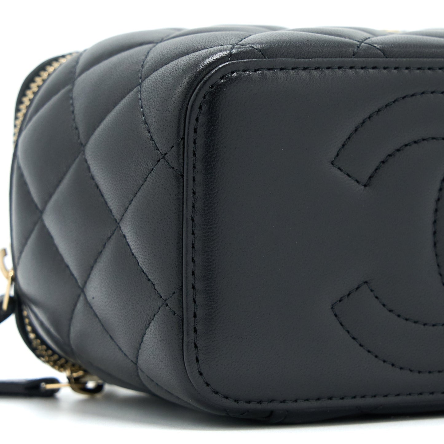 Chanel 22A Top Handle Long Vanity With Chain Lambskin Black L
