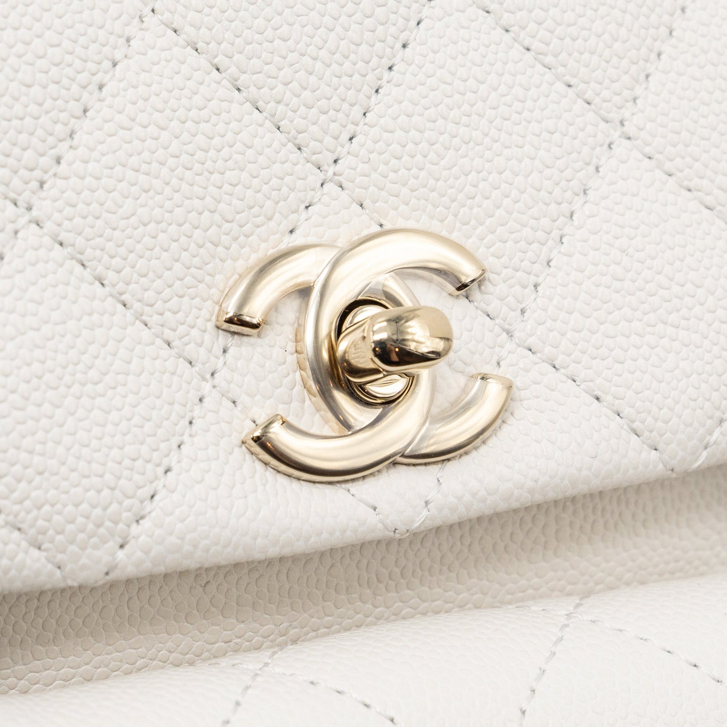 Chanel 23k Triple Pocket Mini Backpack Caviar White L(Microchip)