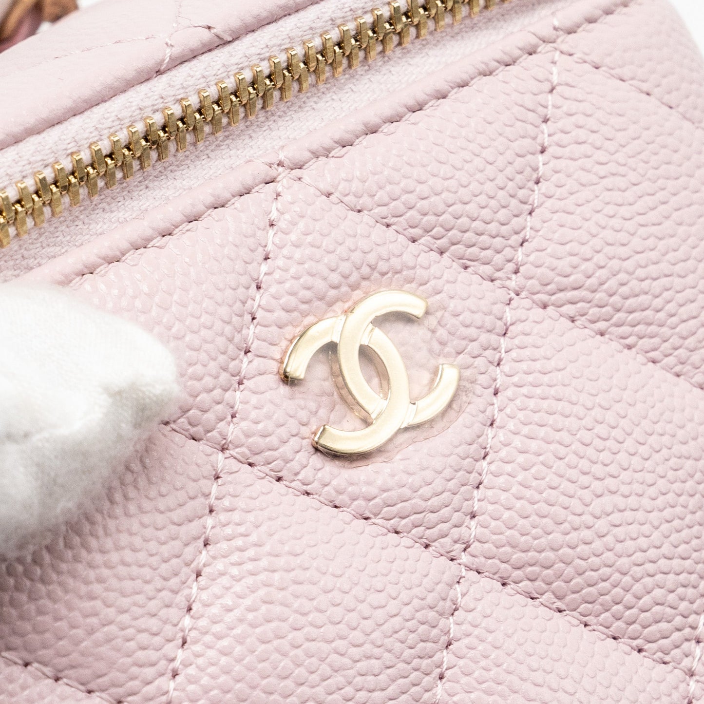 Chanel Mini vanity with chain caviar pink L