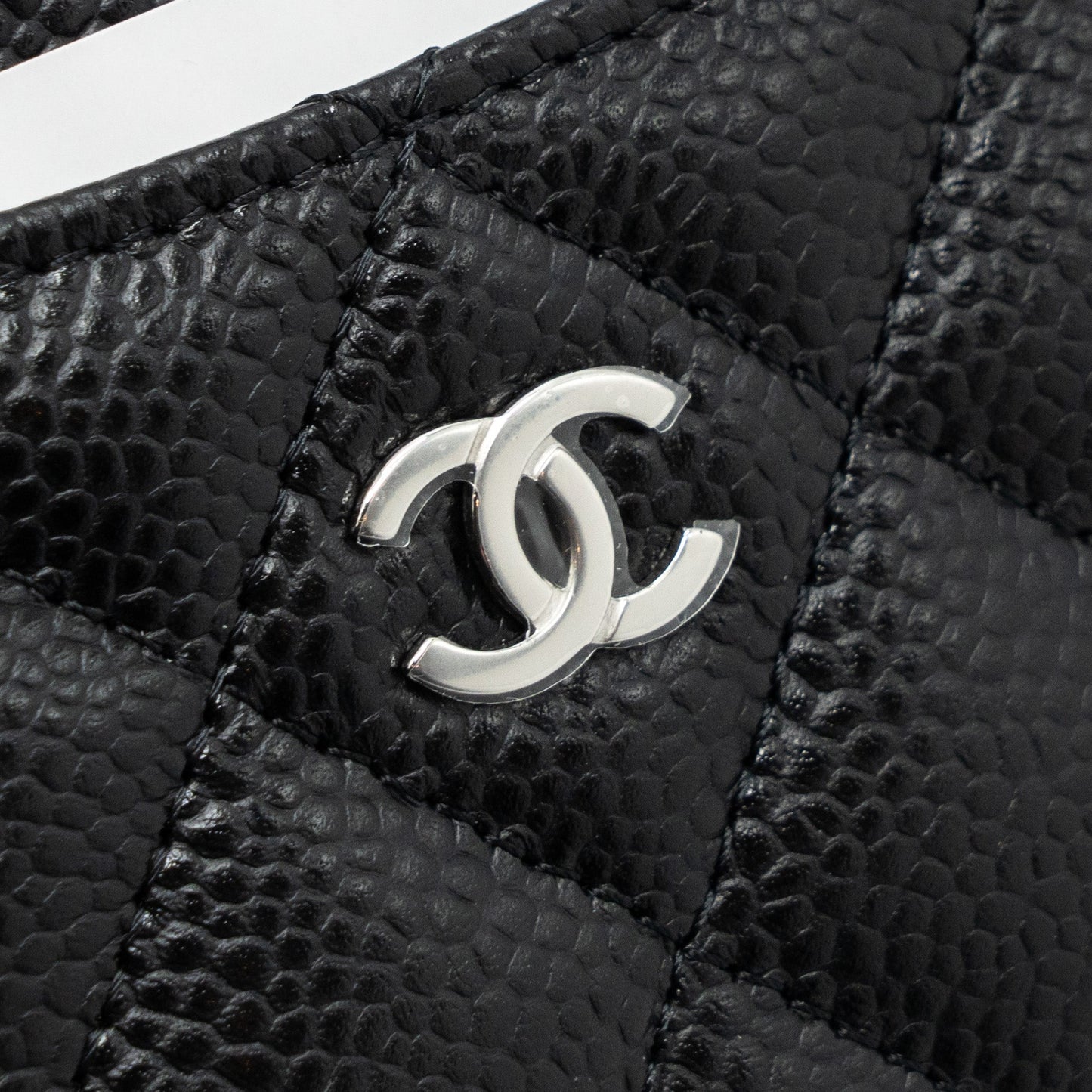 Chanel classic card holder caviar black