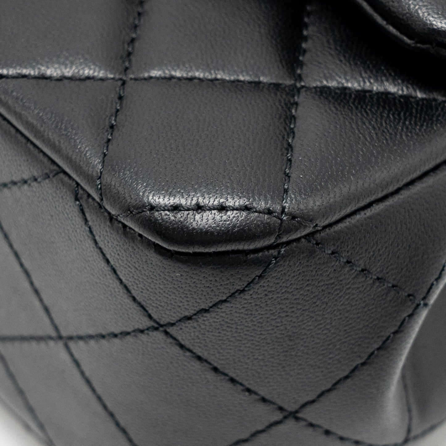 Chanel 25P Camellia Adjustable Chain Flap Bag Lambskin Black (microchip)