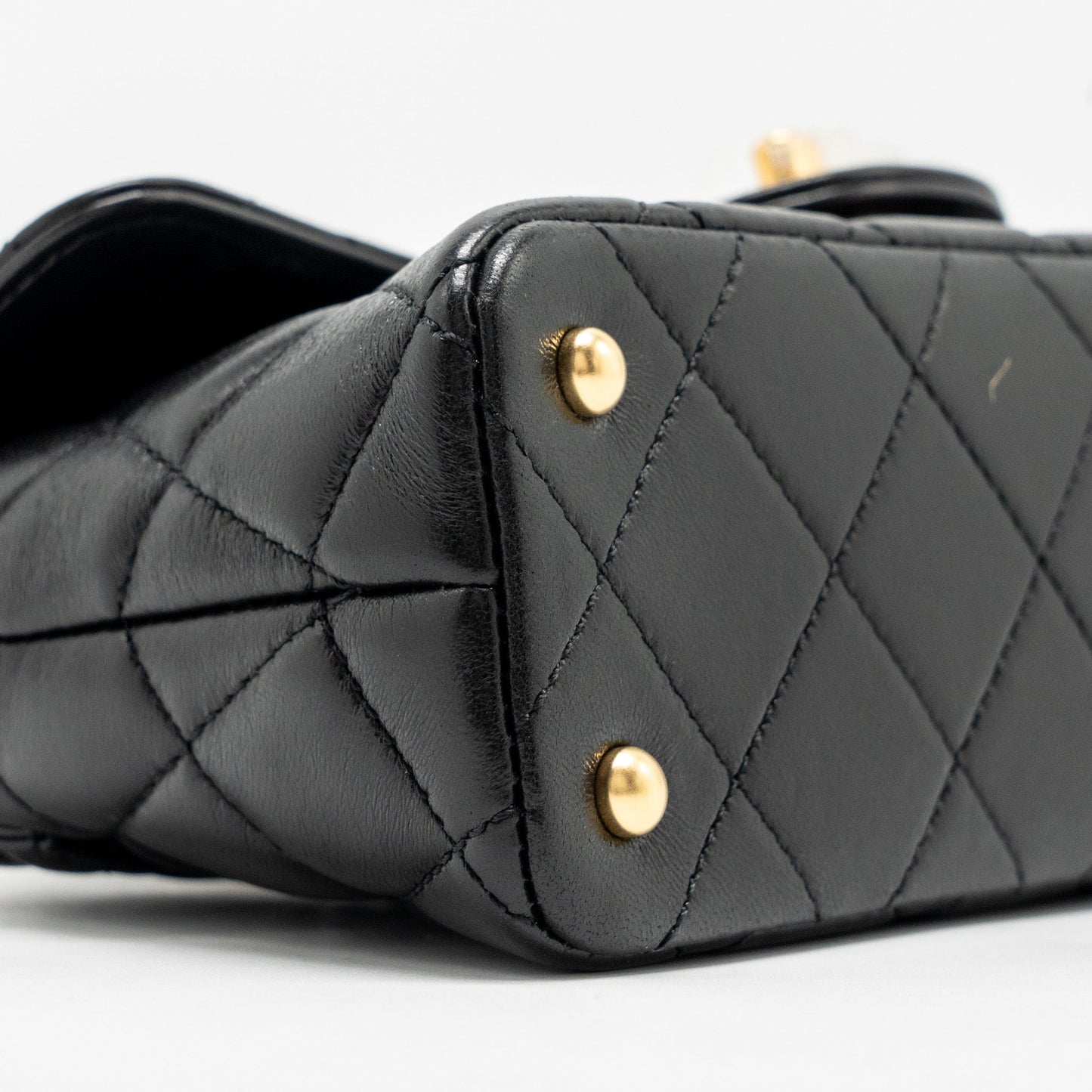 Chanel 25p Top Handle Flap Bag Shiny Lambskin Black (microchip)