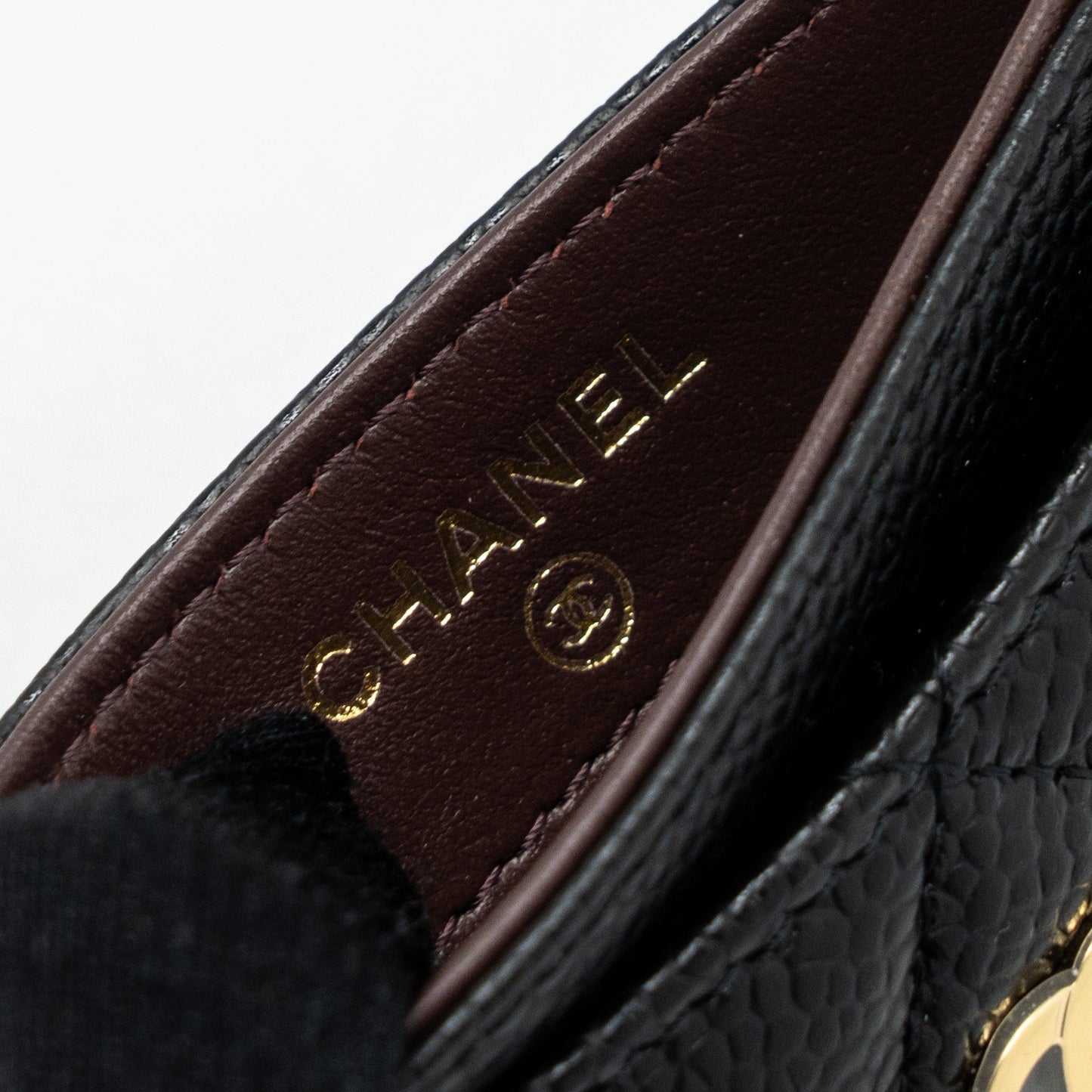 Chanel classic card holder caviar black  (microchip )