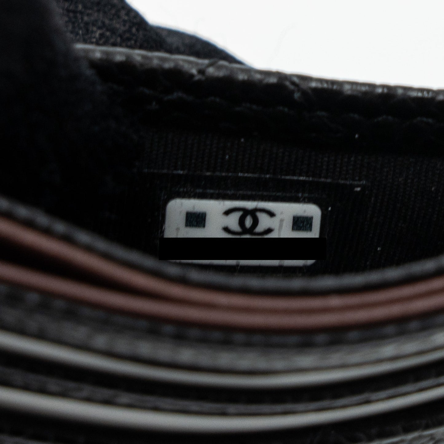 Chanel classic card holder caviar black  (microchip )