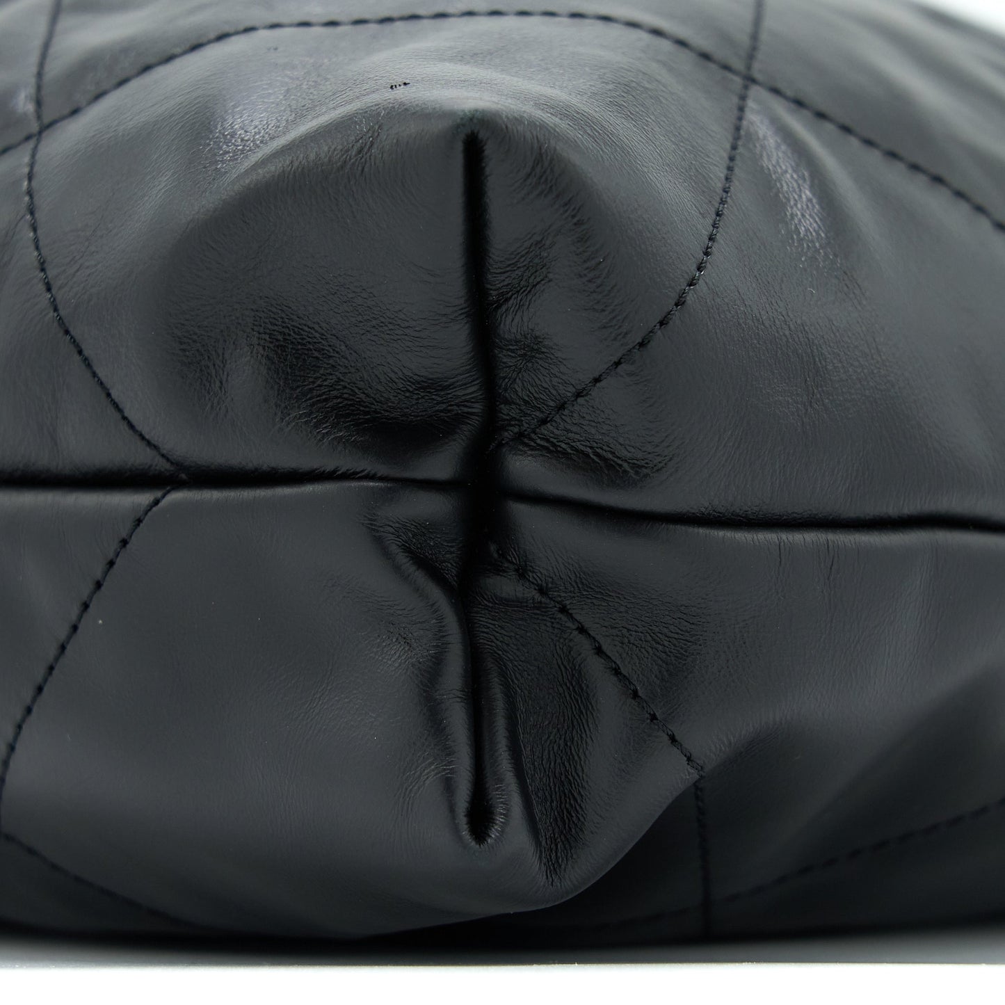 Chanel Medium 22 Bag White Letter Shiny Calfskin Black  (Microchip)