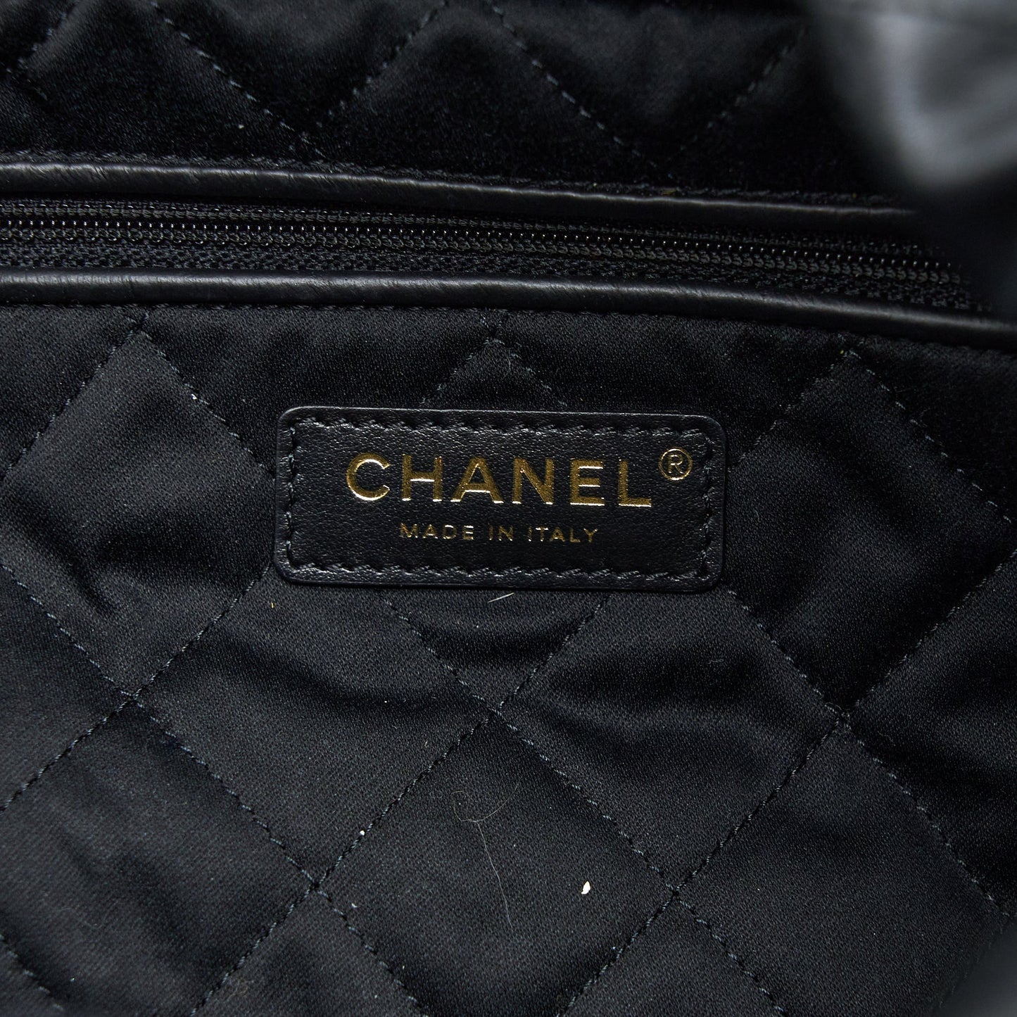 Chanel Medium 22 Bag White Letter Shiny Calfskin Black  (Microchip)