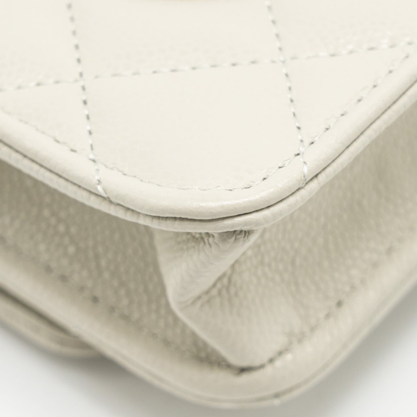 Chanel Classic Wallet on Chain Caviar Creamy White L(microchip)