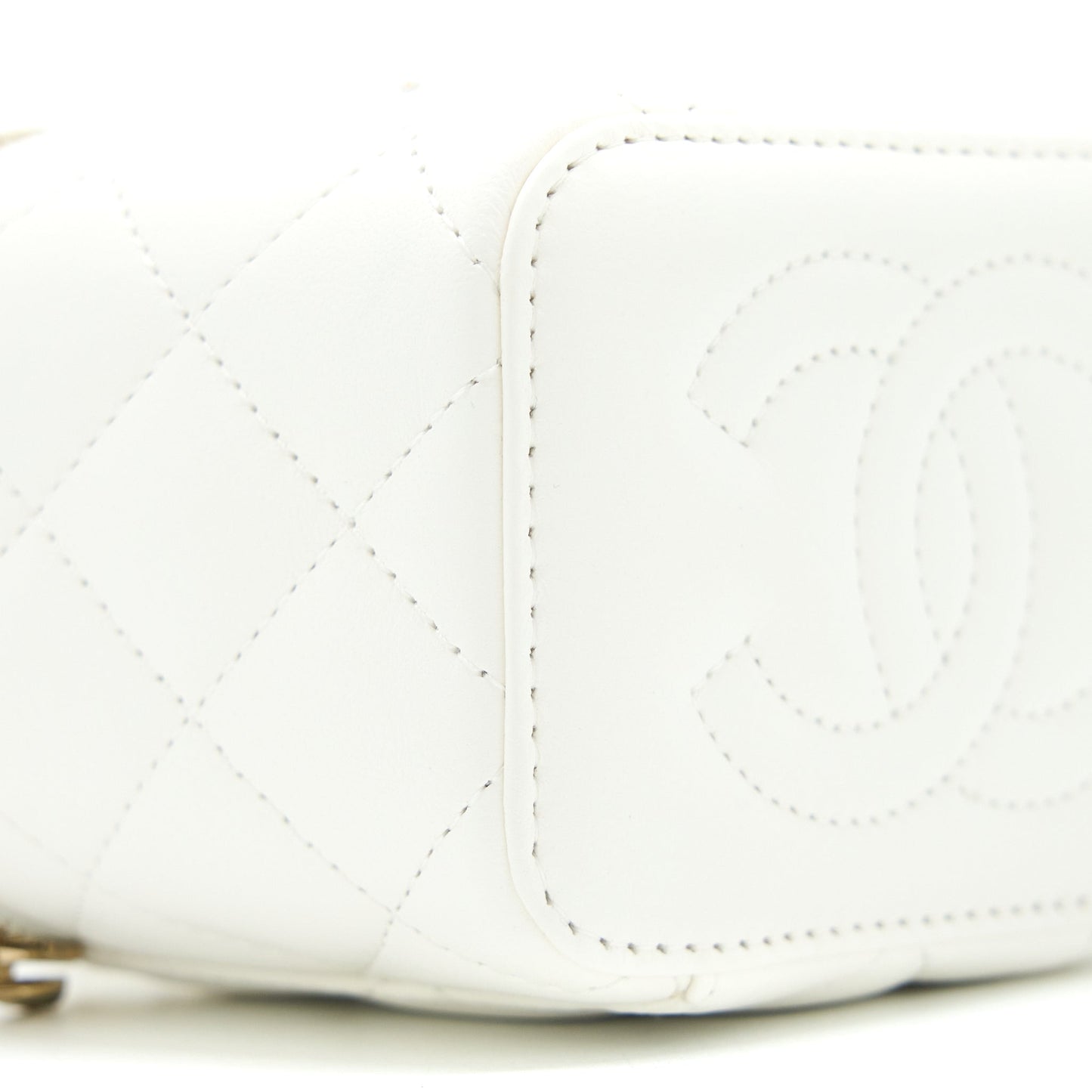 Chanel 23C Pearl Crush Mini Vanity with Chain Lambskin White L (Microchip)