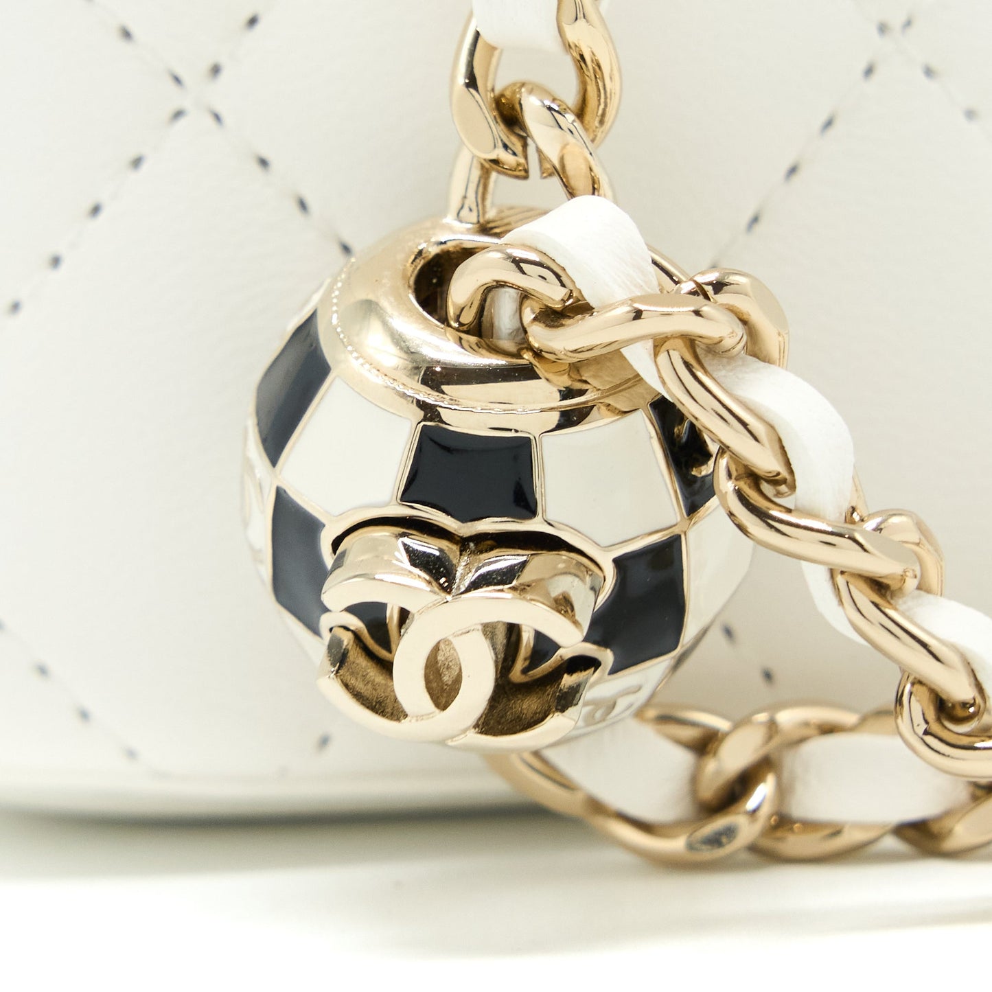 Chanel 23C Pearl Crush Mini Vanity with Chain Lambskin White L (Microchip)