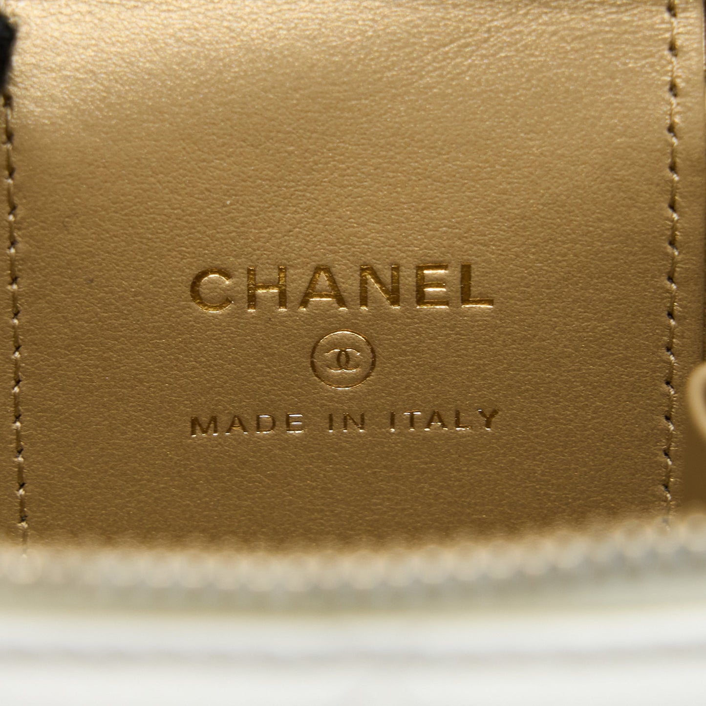 Chanel 23C Pearl Crush Mini Vanity with Chain Lambskin White L (Microchip)