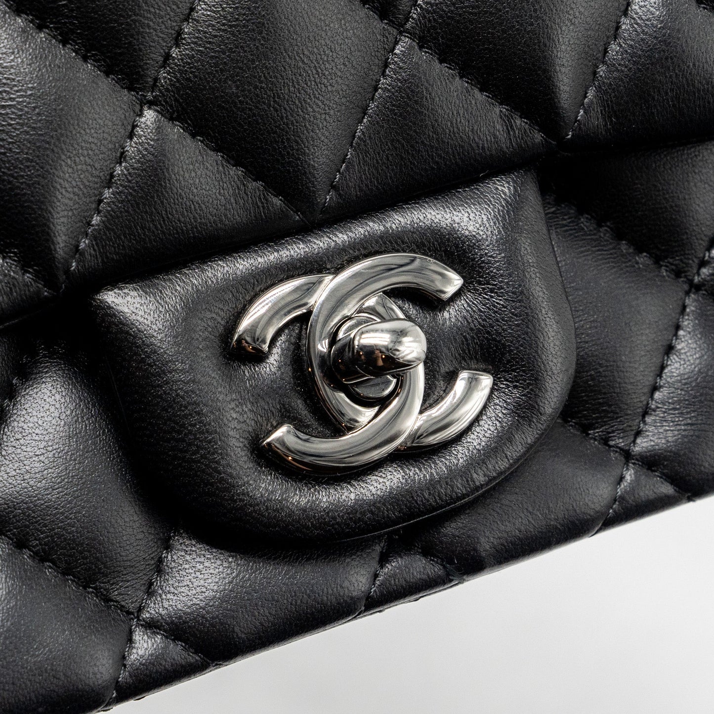 Chanel mini square Flap bag lambskin black