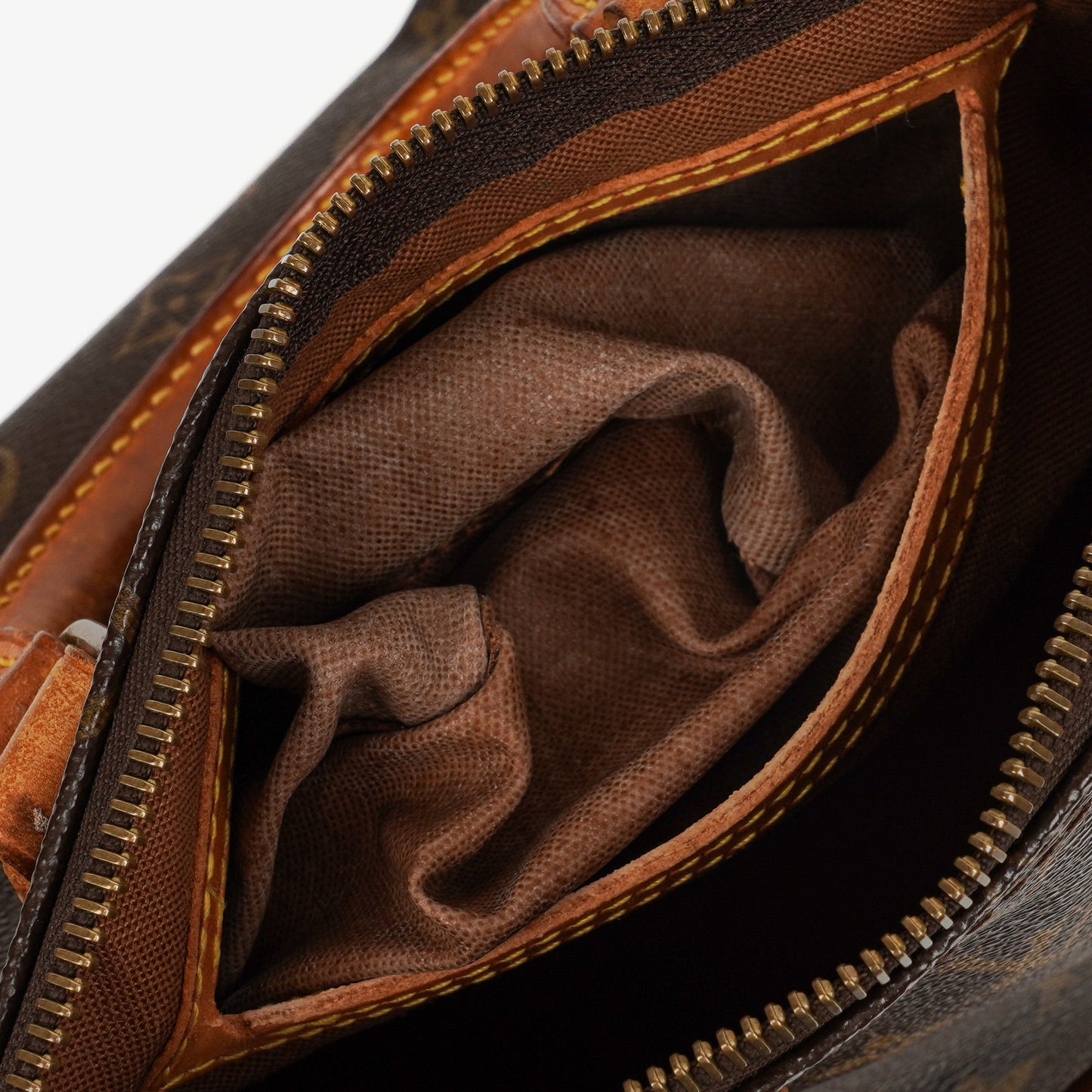 Louis Vuitton  25 Monogram Canvas Bag