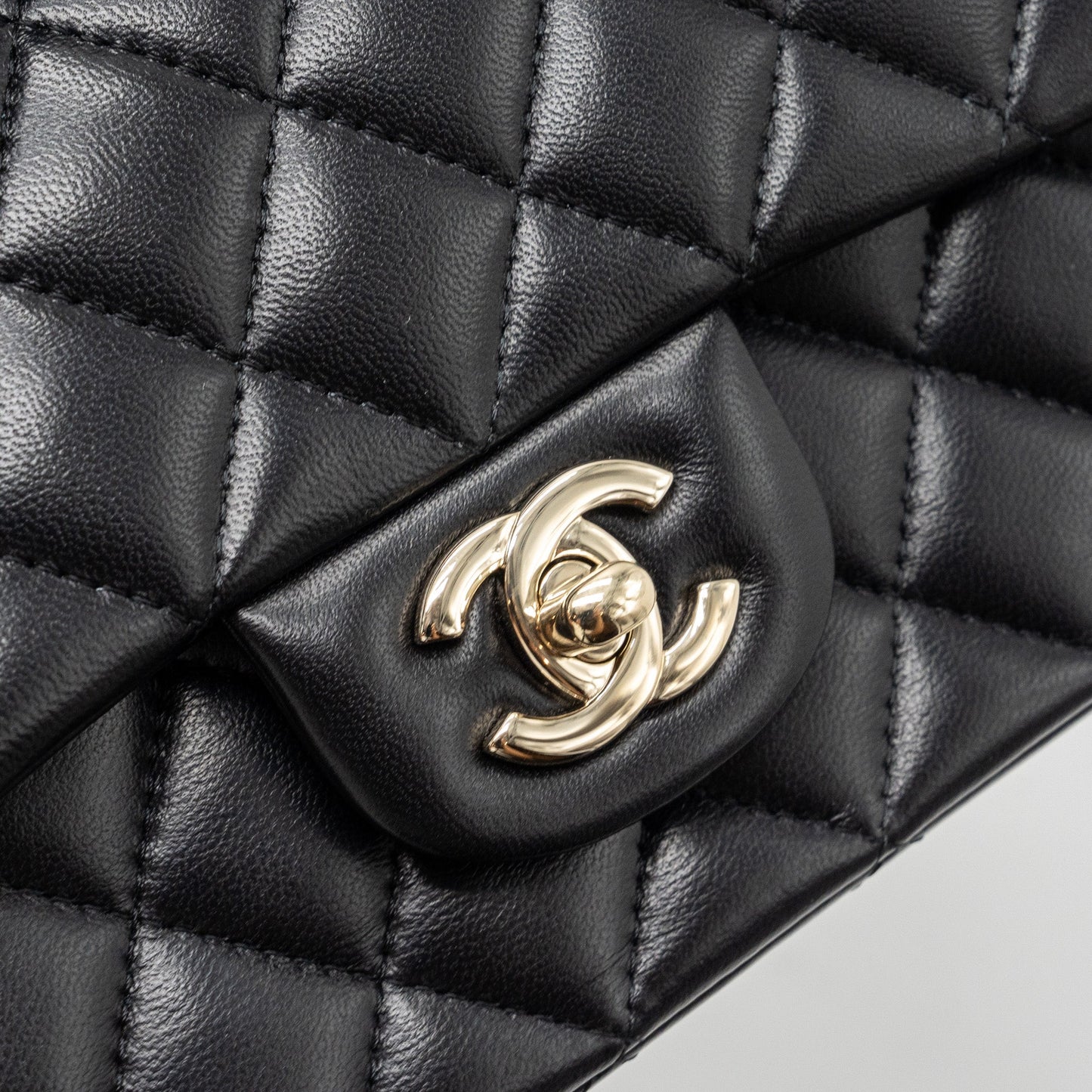 Chanel Top Handle Mini Rectangular Lambskin Black L(Microchip)