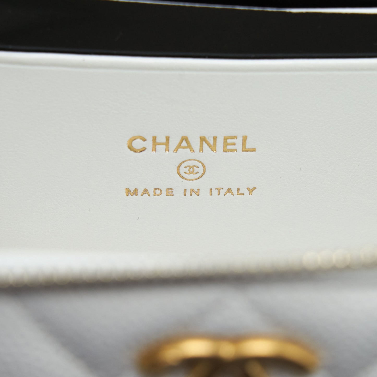 Chanel 22S Logo Top Handle Long Vanity With Chain Caviar White