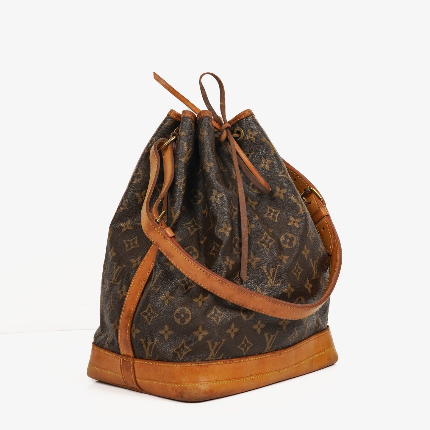 Louis Vuitton Noe Grande GM Monogram Canvas Shoulder Bag