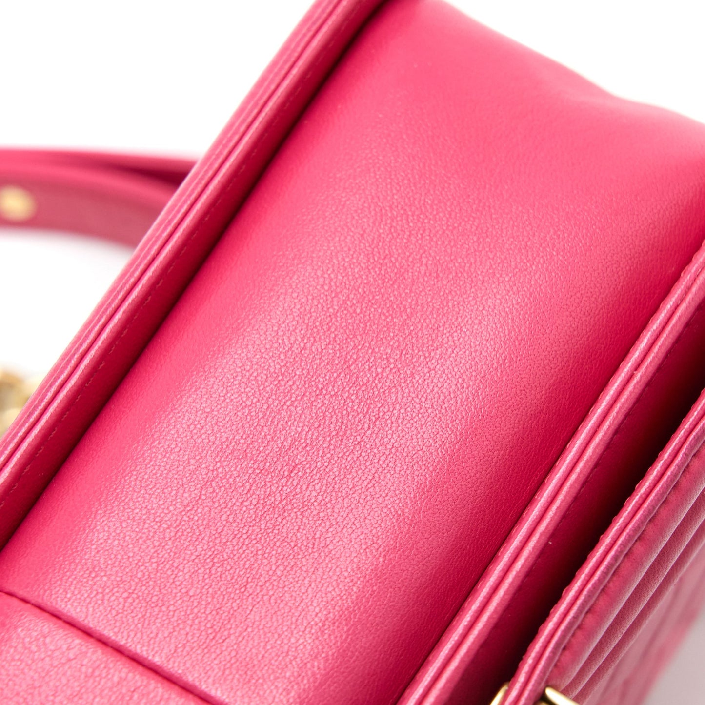 Chanel Medium Boy Bag Lambskin Pink