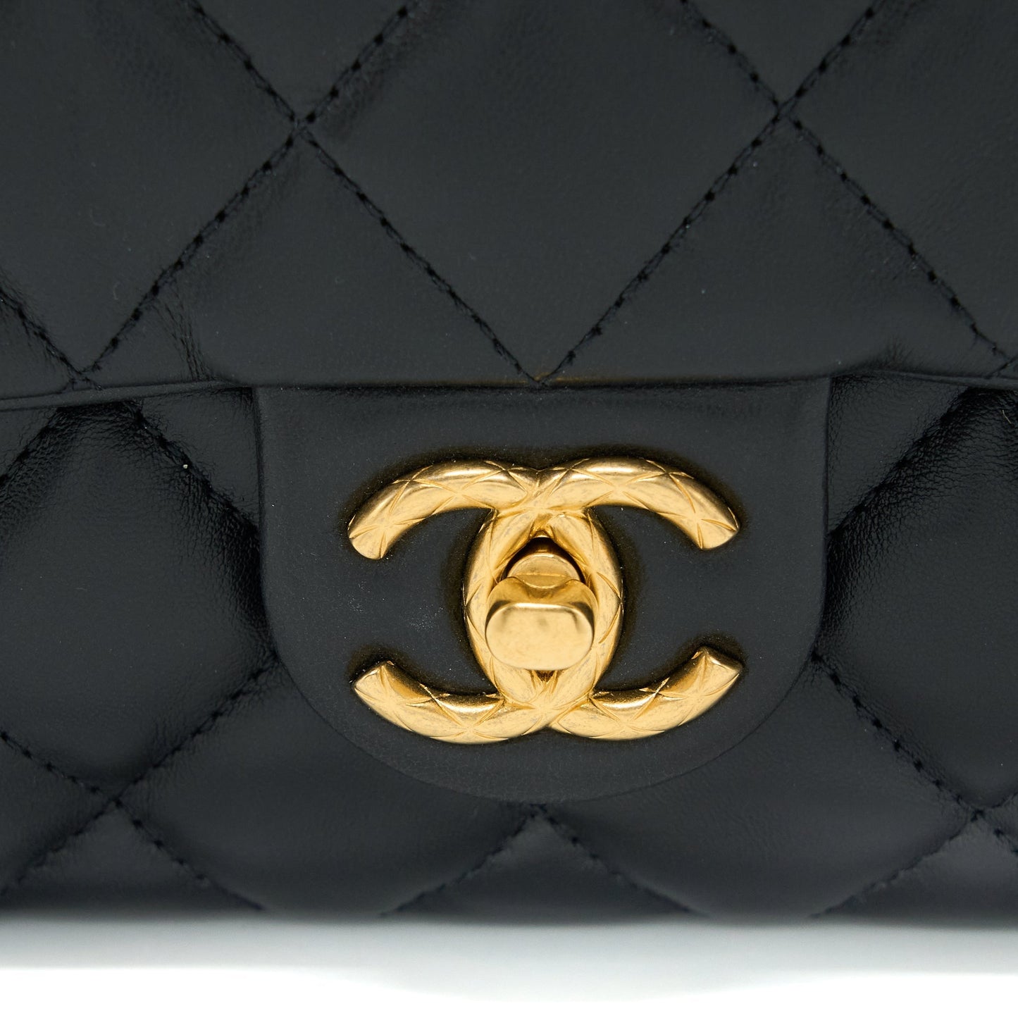 Chanel 22K Gold Pillar Adjustable Chain Flap Bag Lambskin Black Brushed  (Microchip)