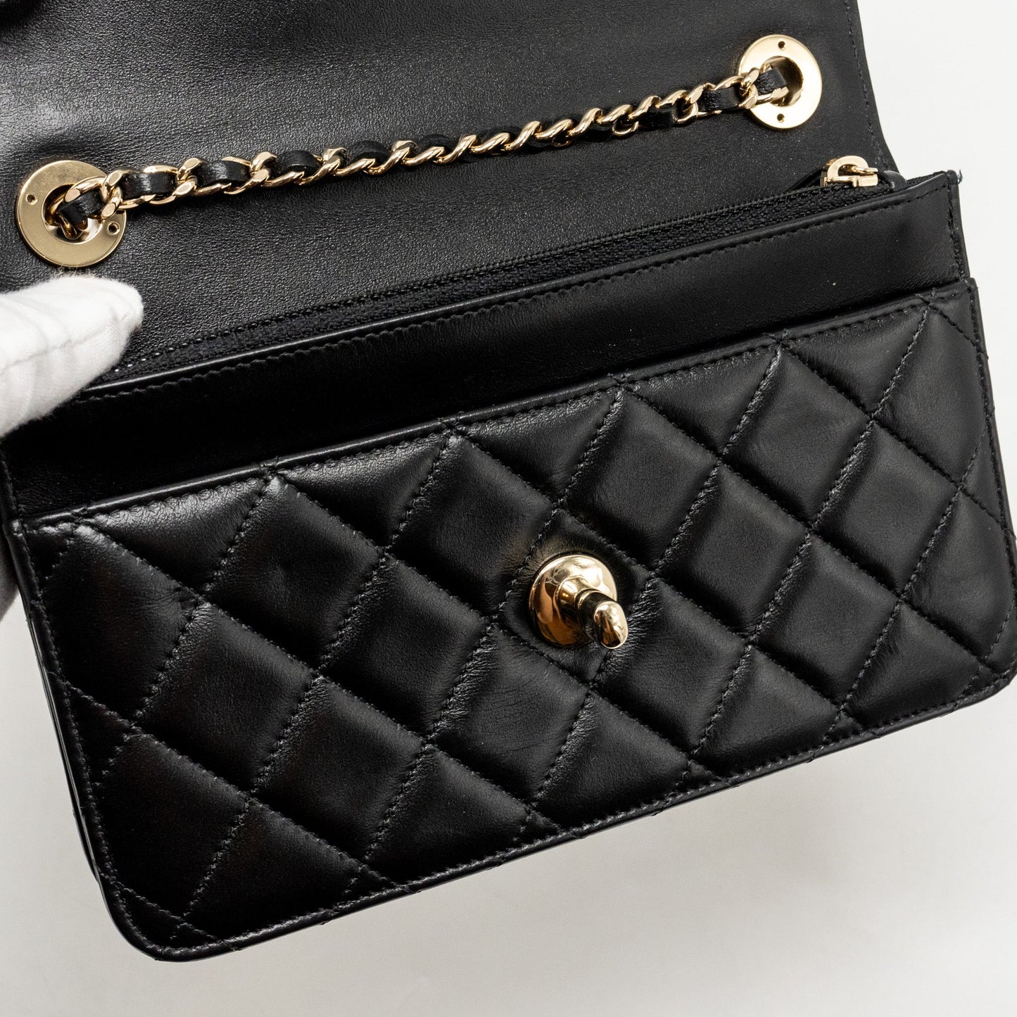 Chanel Trendy CC Wallet on Chain Lambskin Black L (Microchip)