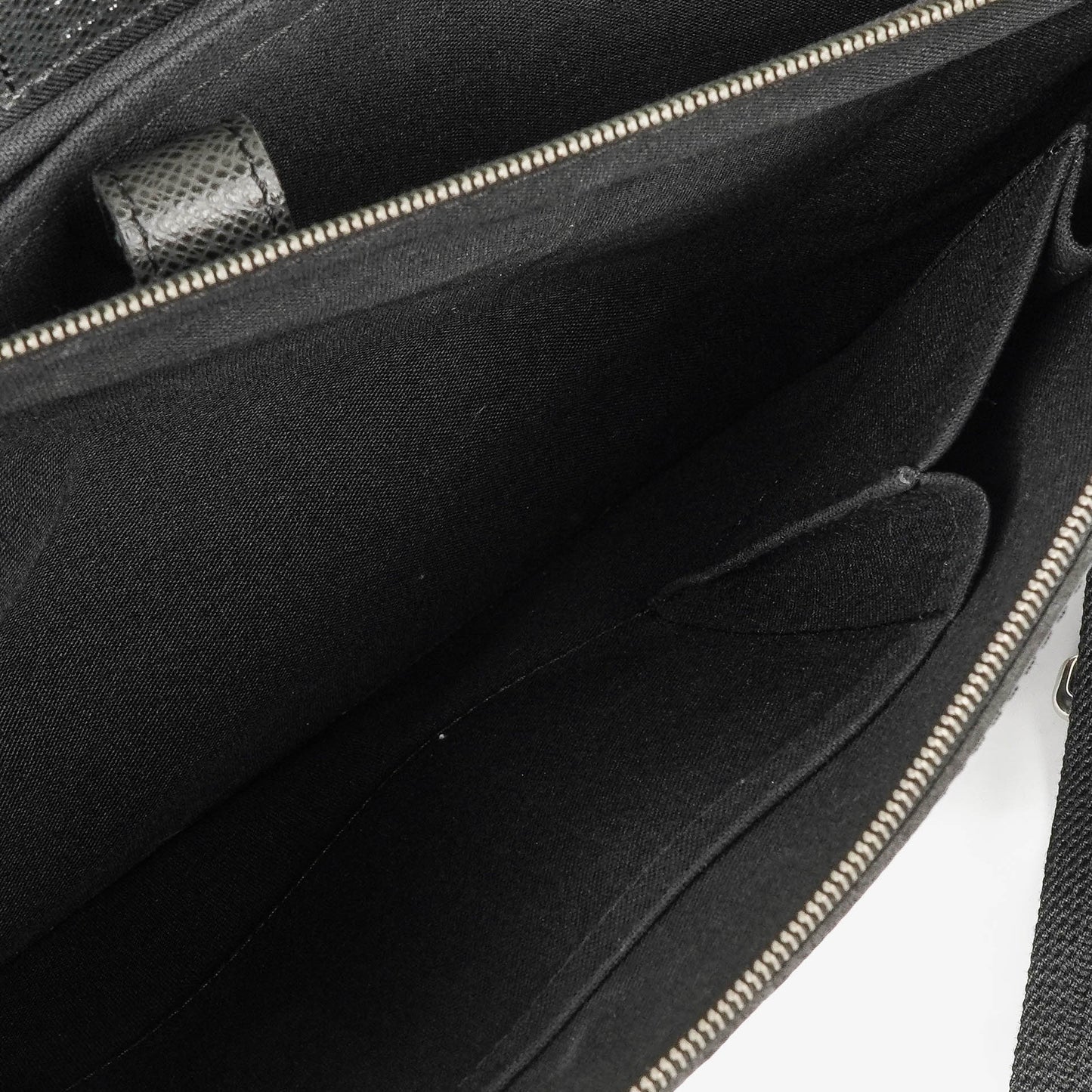 Louis Vuitton Anton Taiga Leather Briefcase Bag