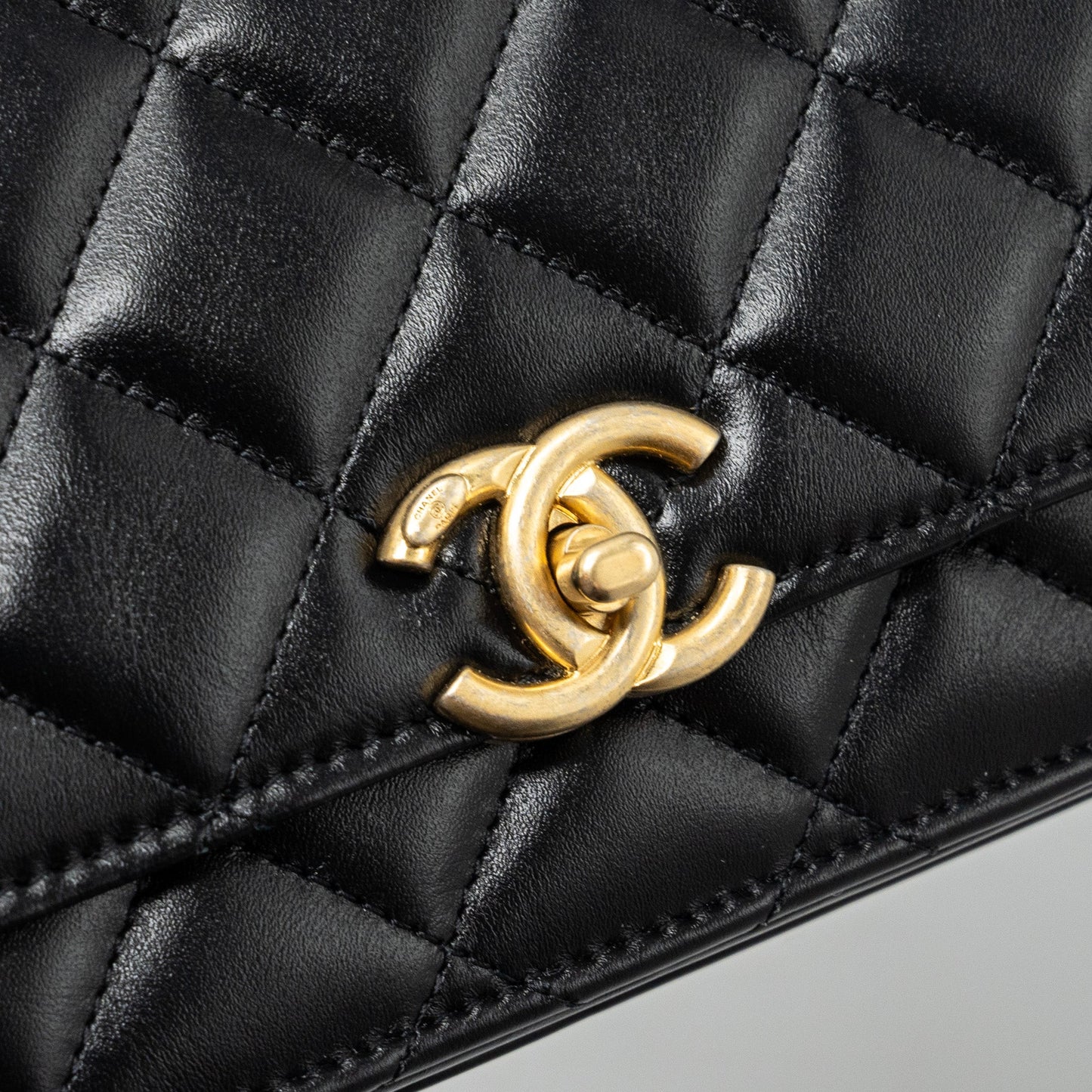 Chanel 24C gold Crush wallet on chain calfskin black  (microchip)