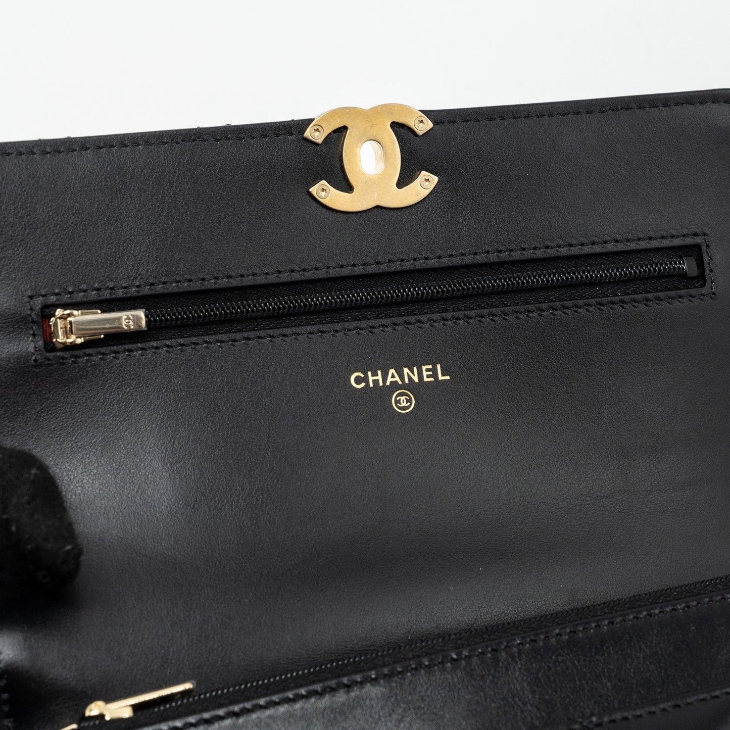 Chanel 24C gold Crush wallet on chain calfskin black  (microchip)